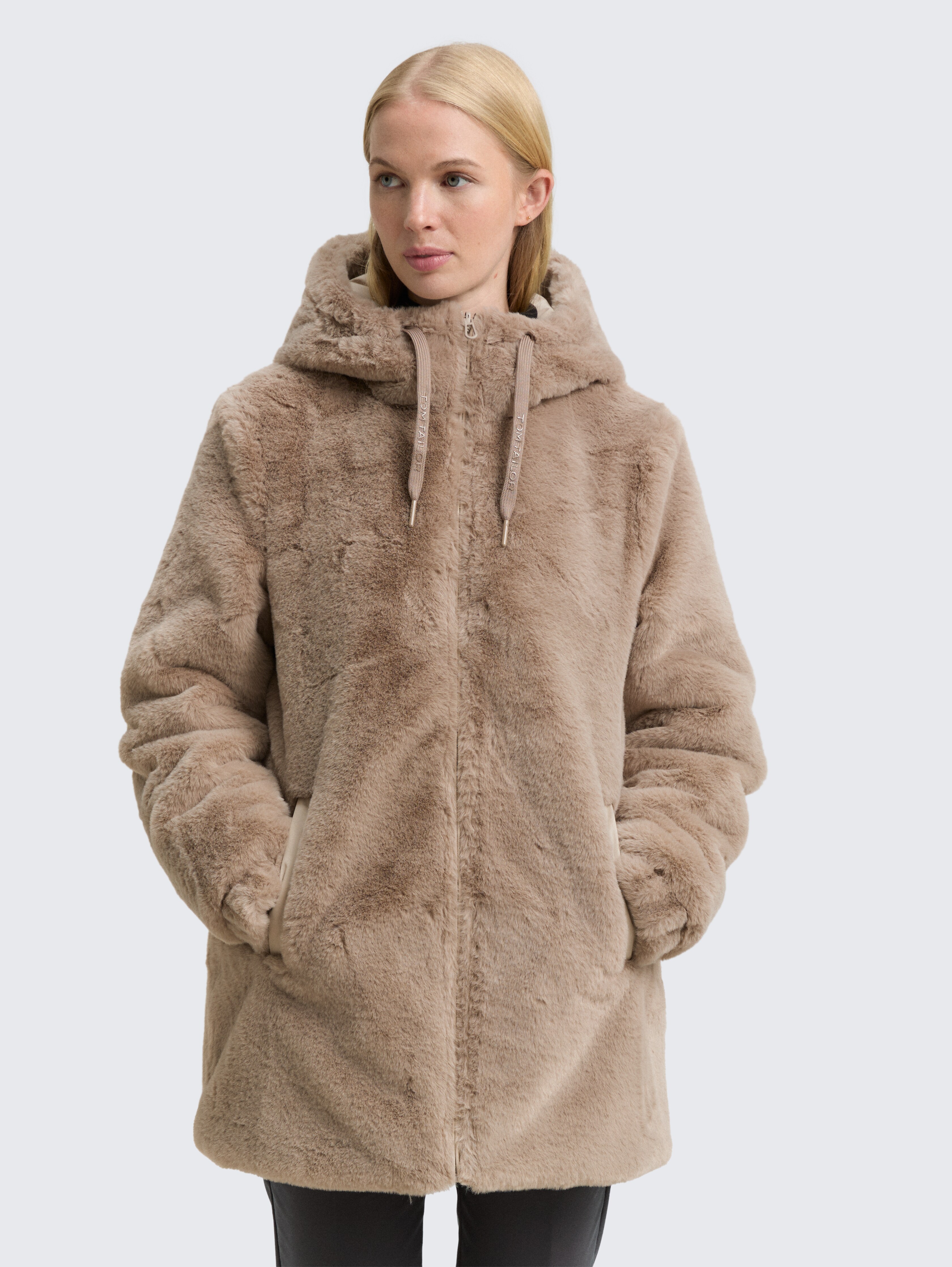 Teddy Wendemantel mit Kapuze von Women, soft taupe grey