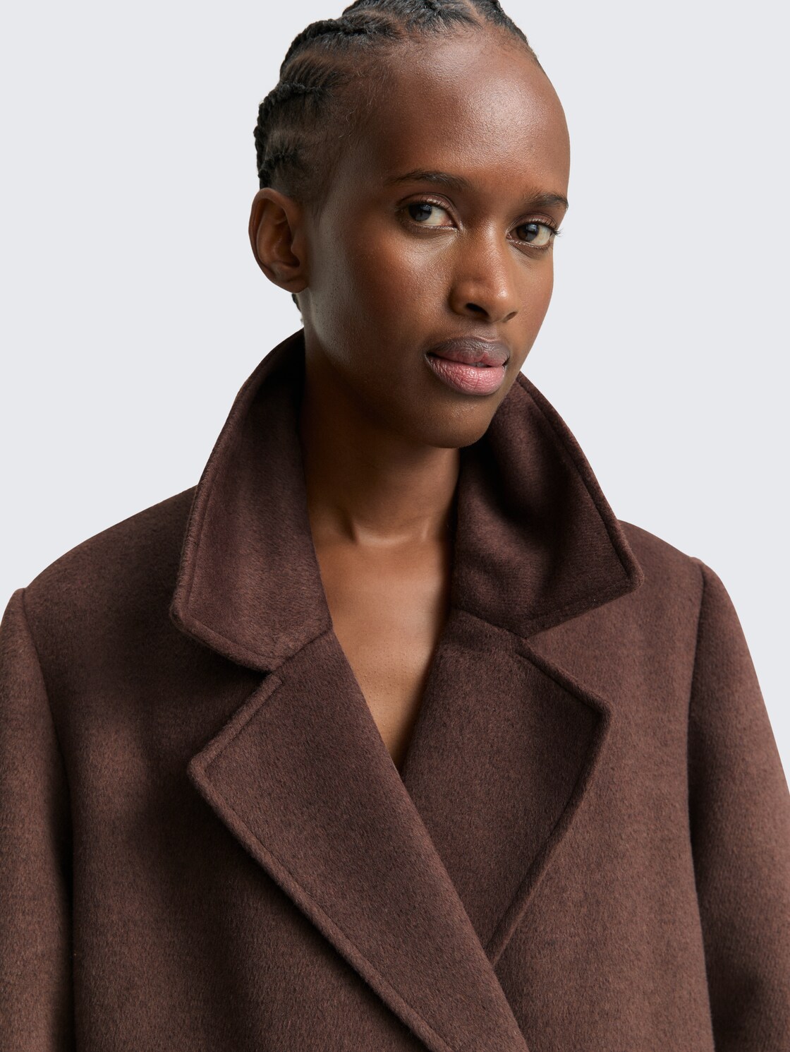 Loose Fit Wollmantel - soft chocolate brown - Detail-Model-Ansicht