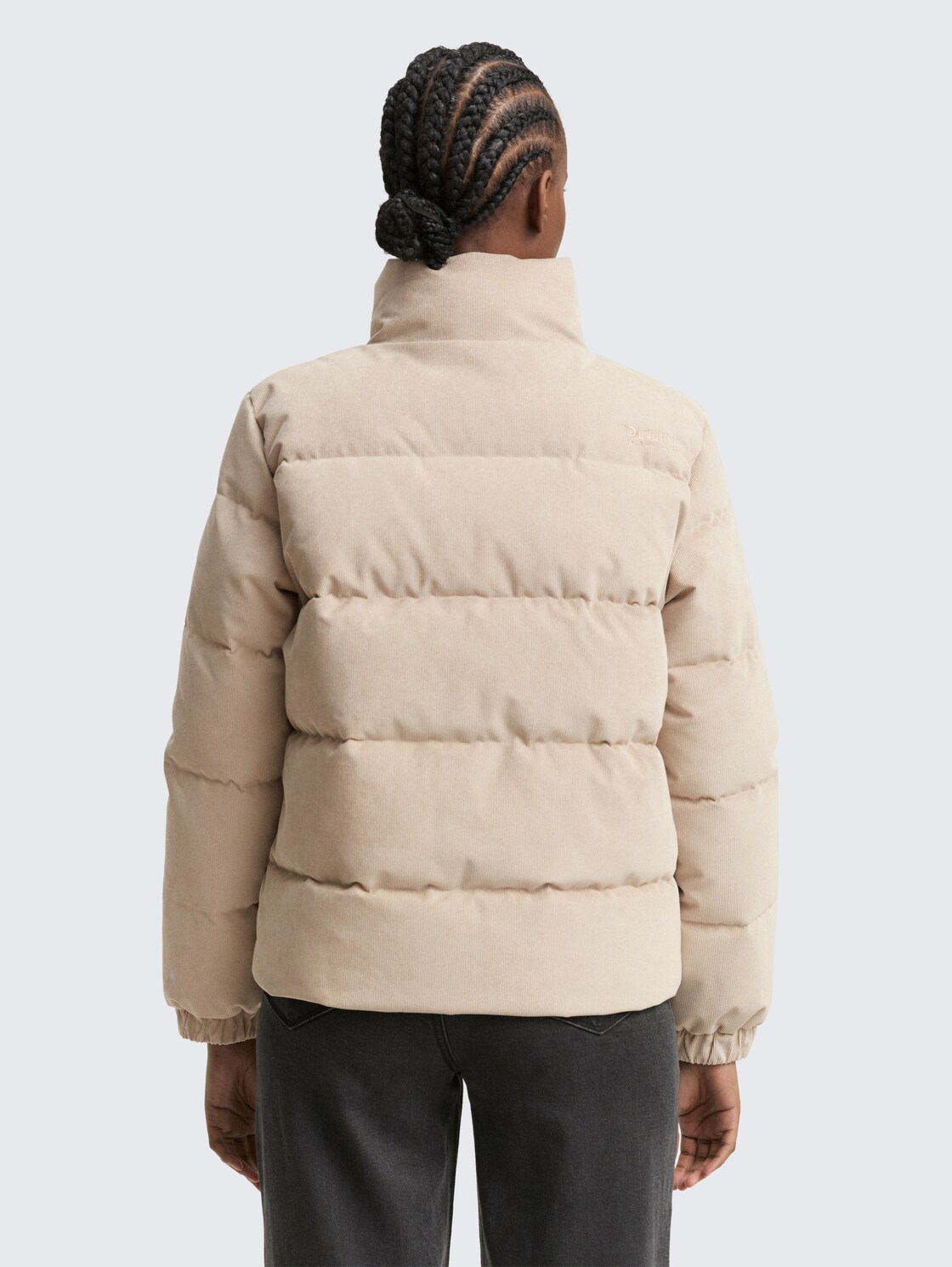 Cord Pufferjacke mit Stehkragen - Cashew Beige - Model-Rückansicht