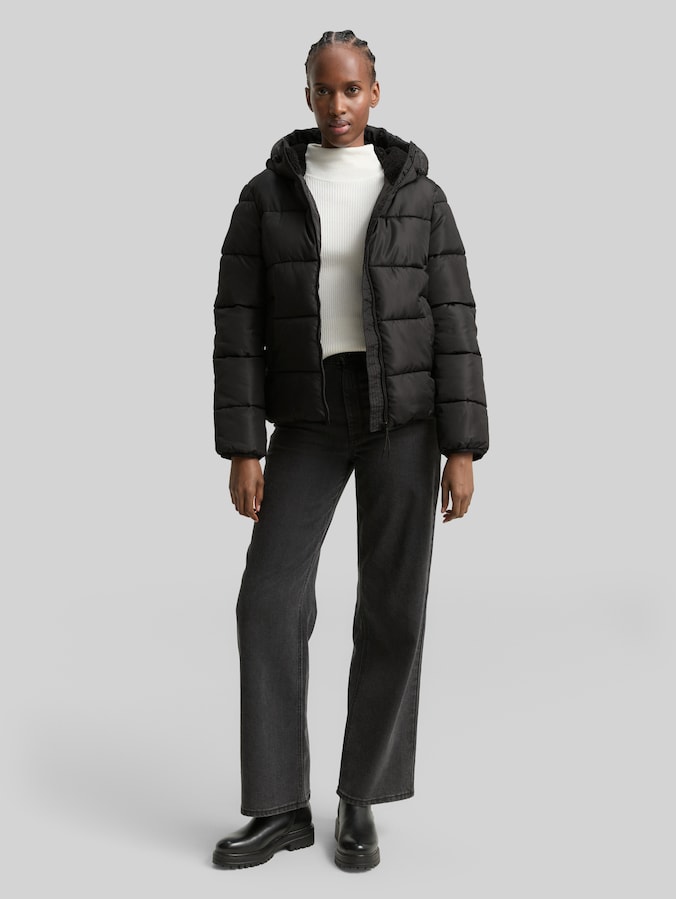 Veste matelassée avec capuche par Denim Female, deep black