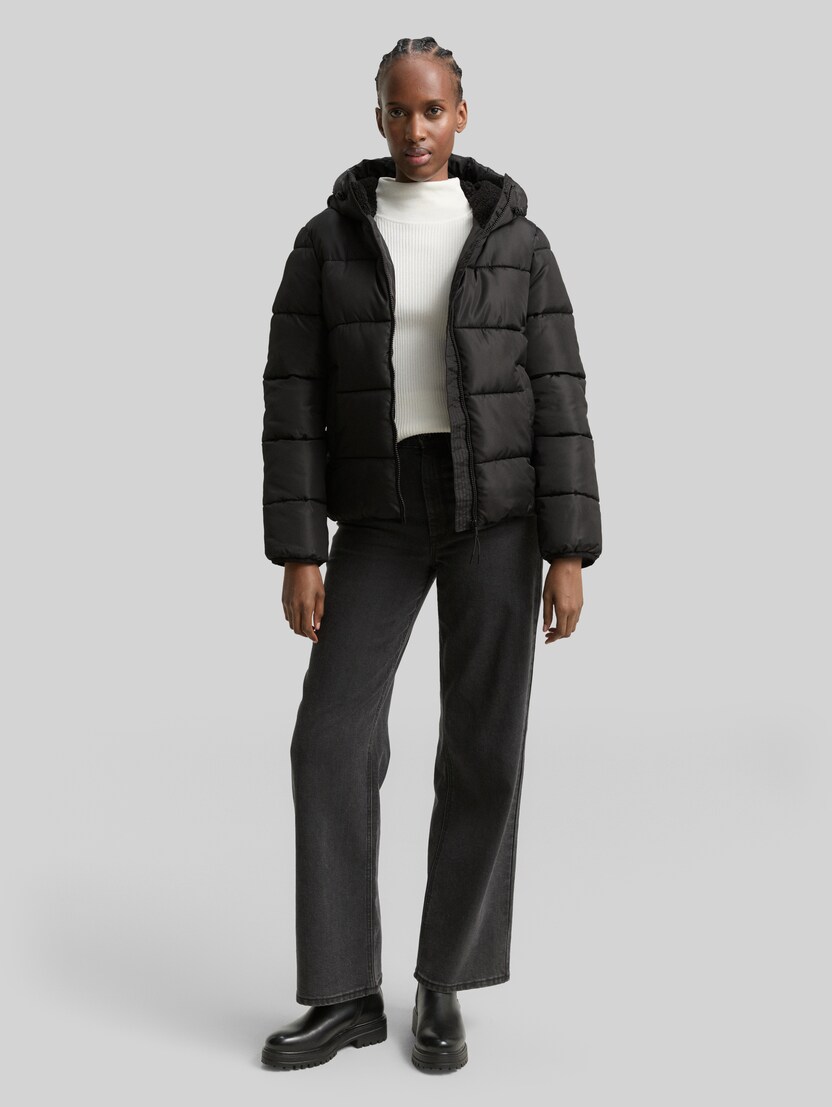 Puffer-Jacke mit Kapuze von Denim Female, deep black