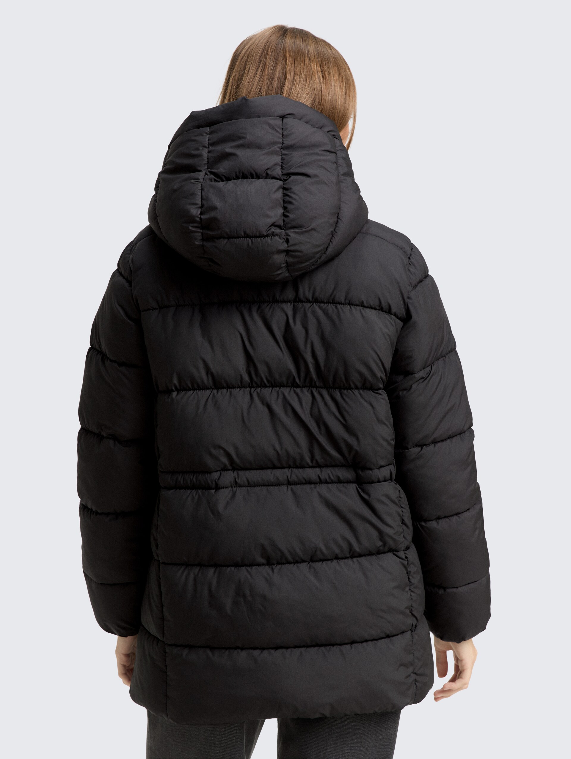Puffer-Mantel mit Knopfleiste - deep black - Model-Rückansicht