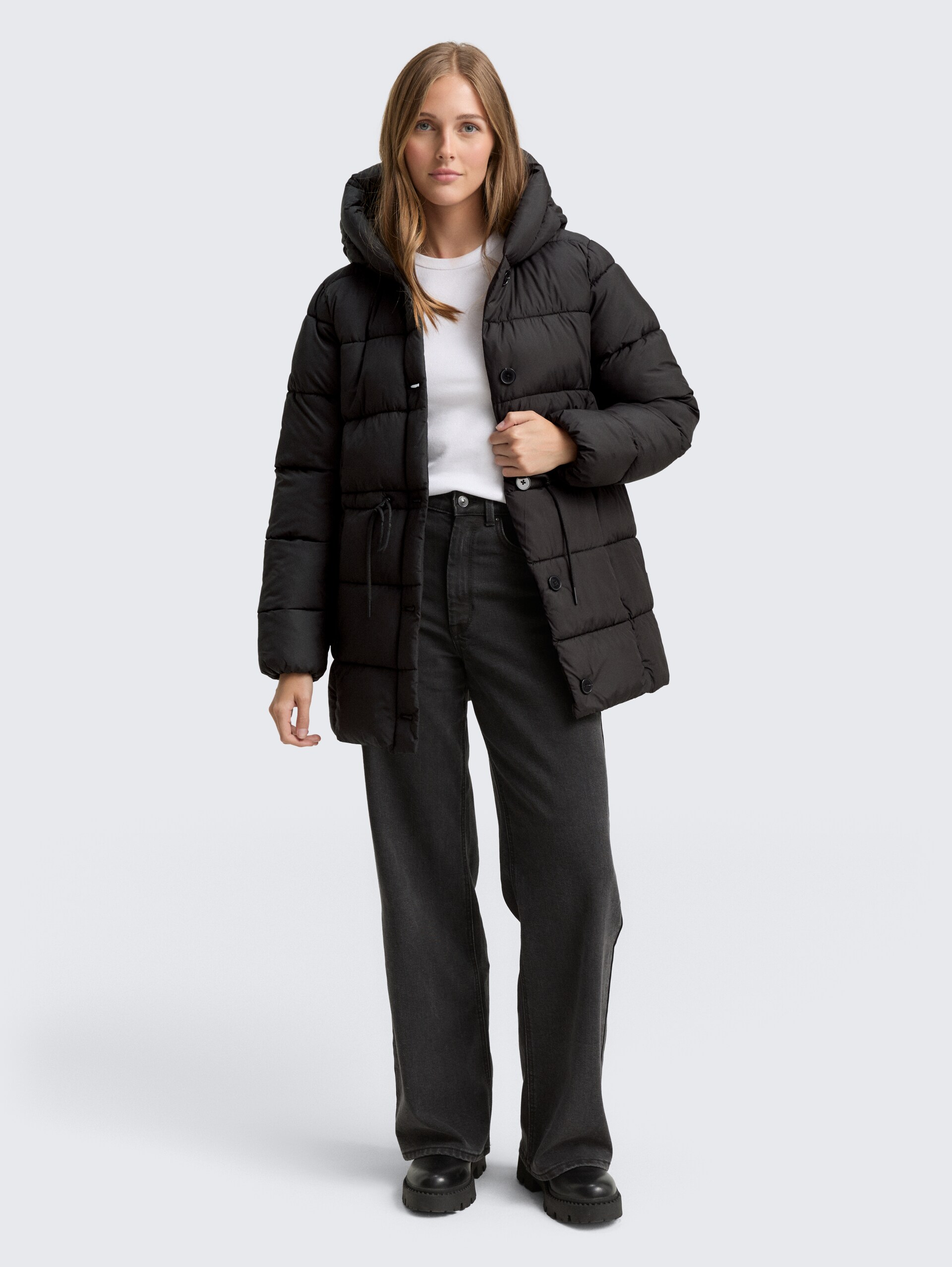 Puffer-Mantel mit Knopfleiste - deep black - seitliche Model-Ansicht