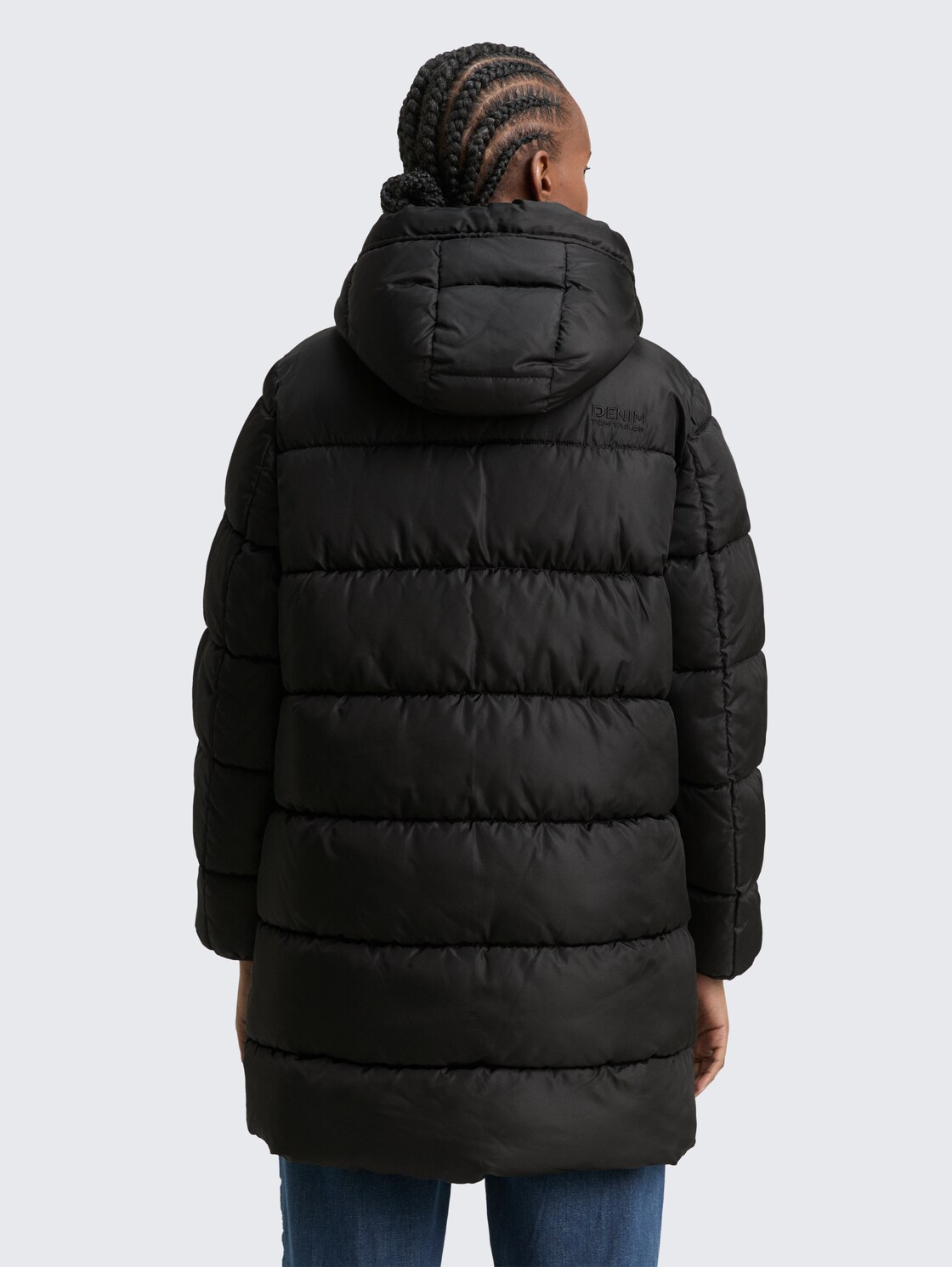 Puffer-Mantel mit Kapuze - deep black - Model-Rückansicht