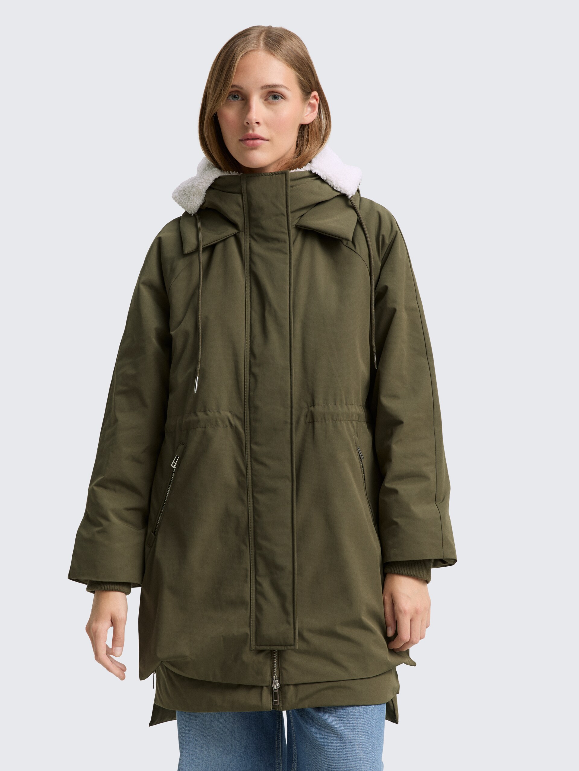 Winter Parka mit Kapuze - Grape Leaf Green - Model-Vorderansicht