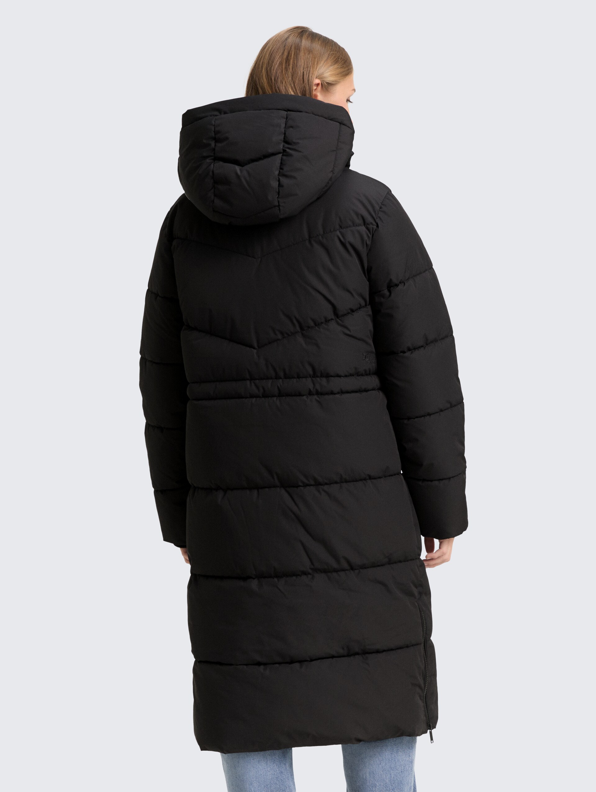 Puffer-Mantel mit Kapuze - deep black - Model-Rückansicht