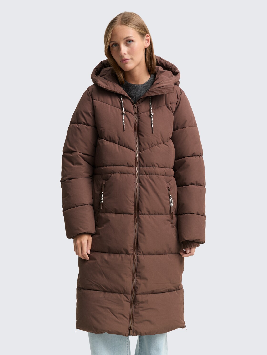 Puffer-Mantel mit Kapuze - soft chocolate brown - Model-Vorderansicht