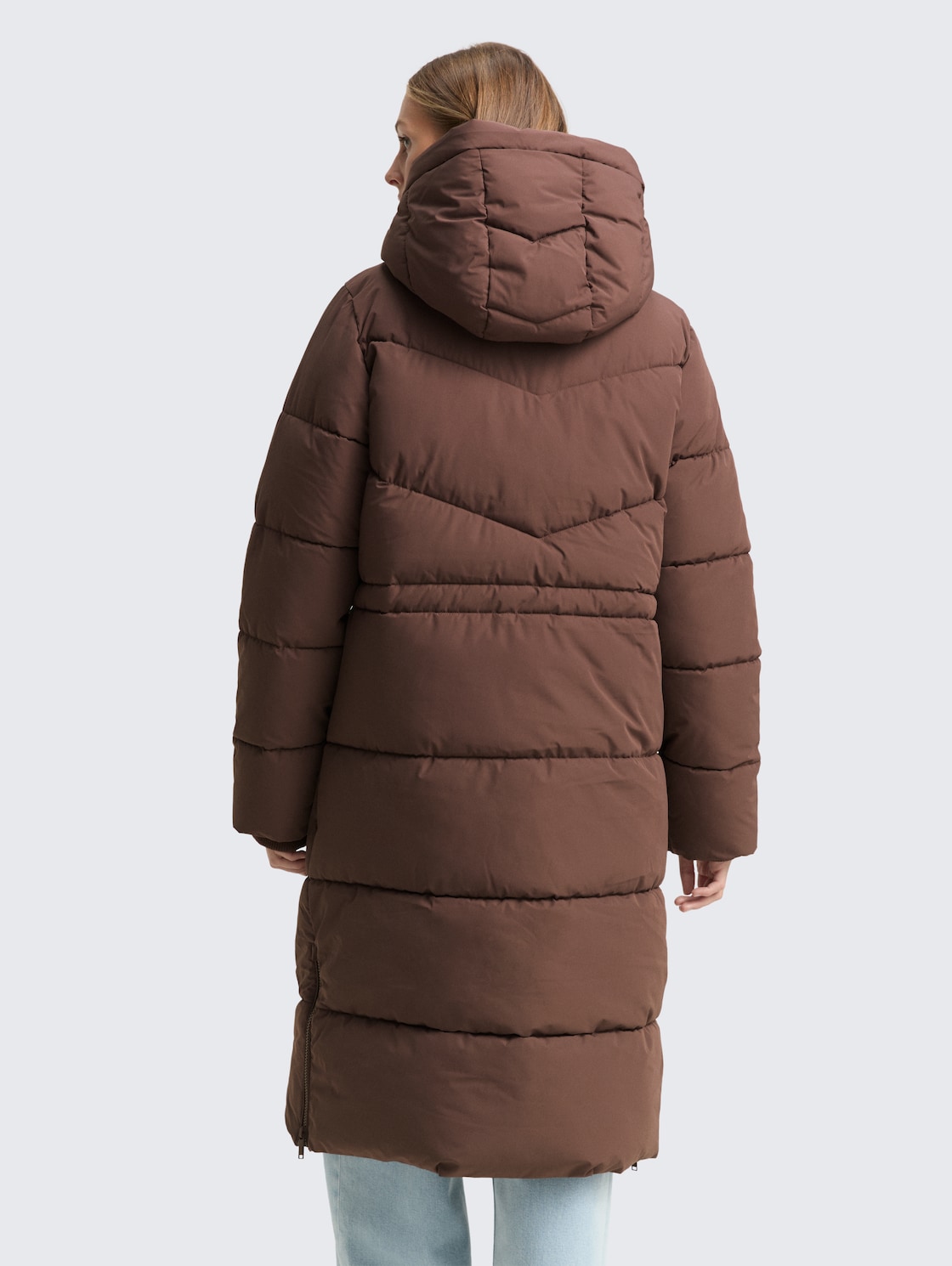 Puffer-Mantel mit Kapuze - soft chocolate brown - Model-Rückansicht