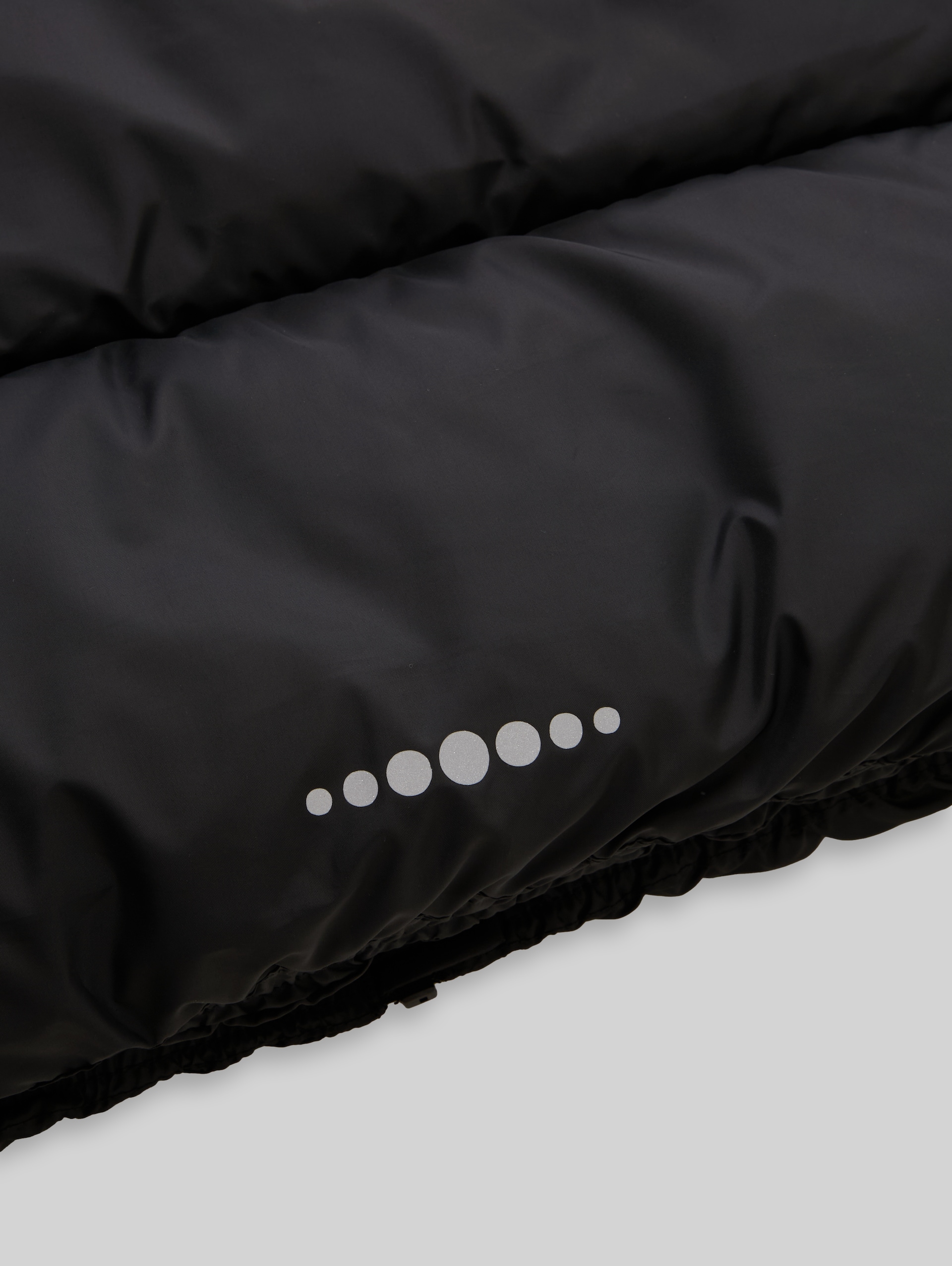Quilted waistcoat with hood - Black - Detail model view