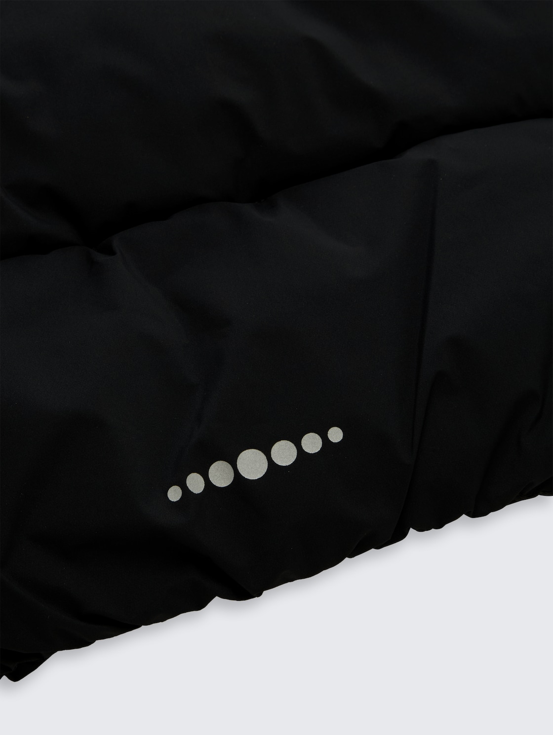 Puffer-Jacke mit Stehkragen - Black - Detail-Model-Ansicht