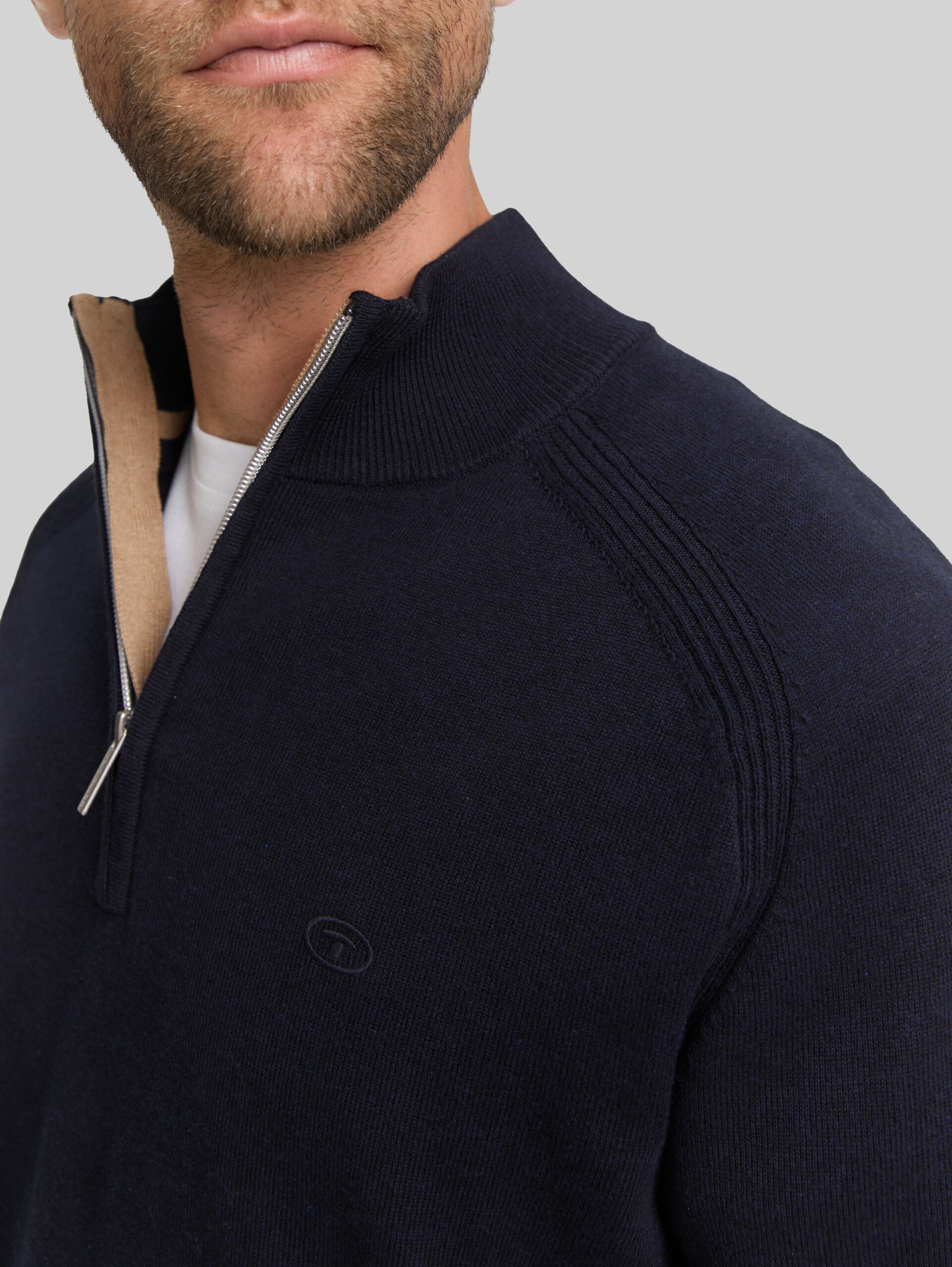 Troyer knitted jumper with logo embroidery - Knitted Navy Melange - Detail model view