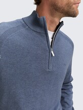 Troyer Strickpullover mit Logo-Stickerei - vintage indigo blue melange - Detail-Model-Ansicht