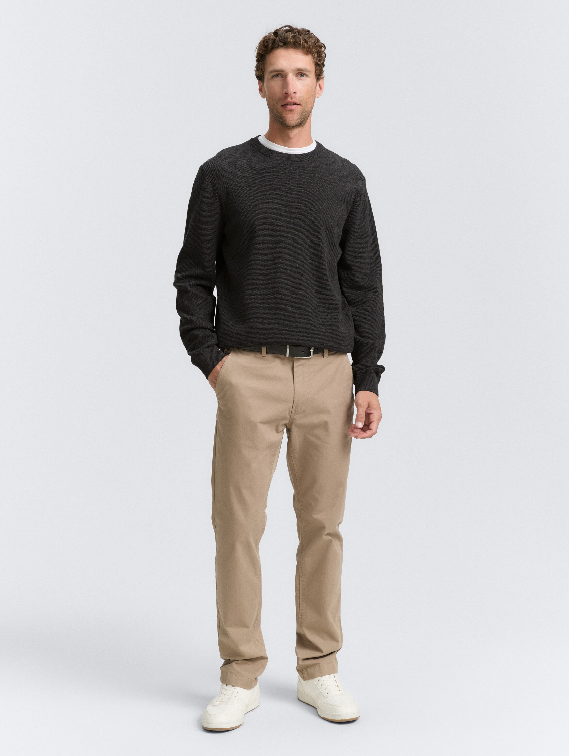 Strickpullover aus Bio-Baumwolle - Black Grey Melange - Model-Vorderansicht