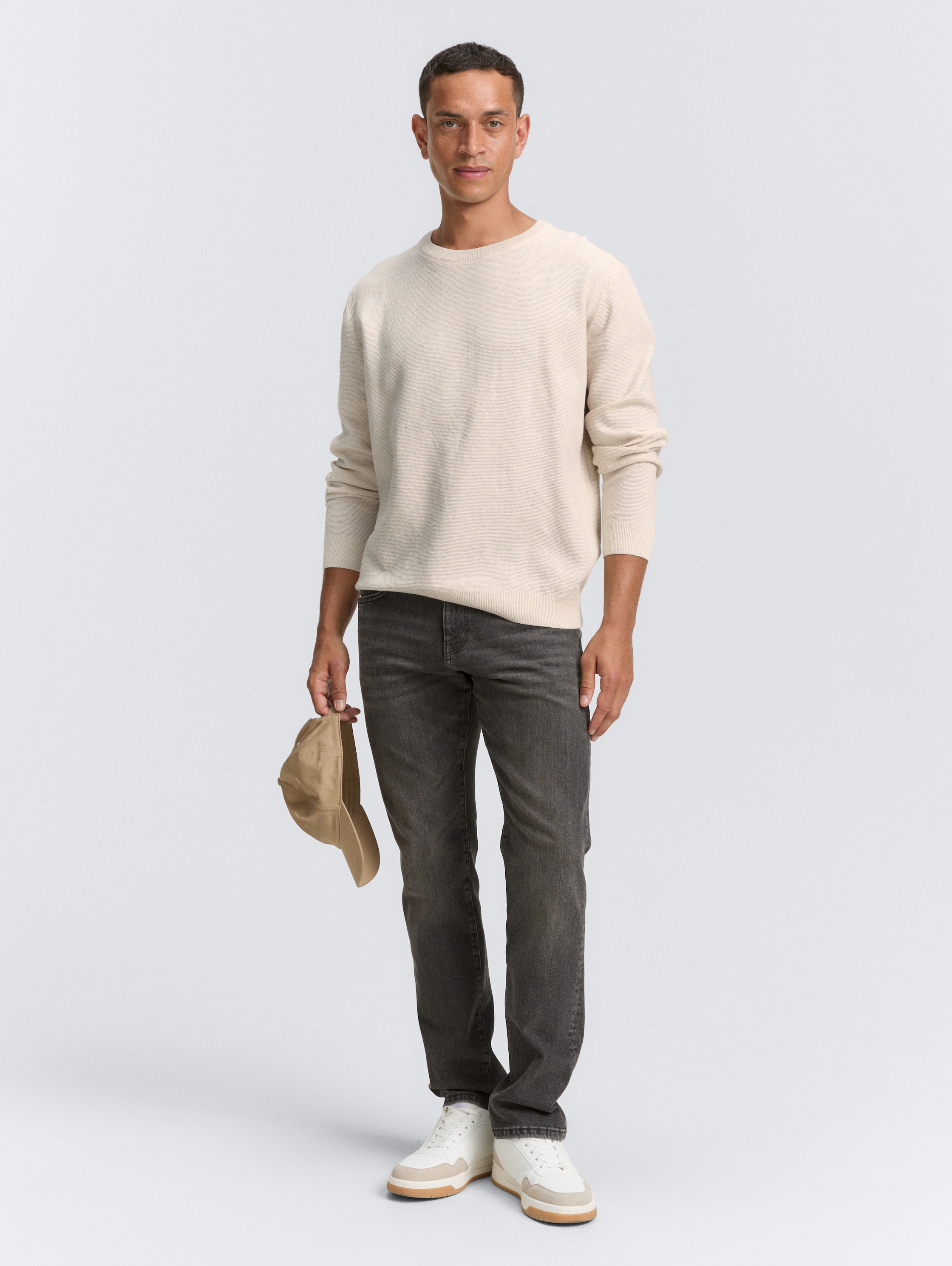 Strickpullover aus Bio-Baumwolle - soft buttercream melange - Model-Vorderansicht