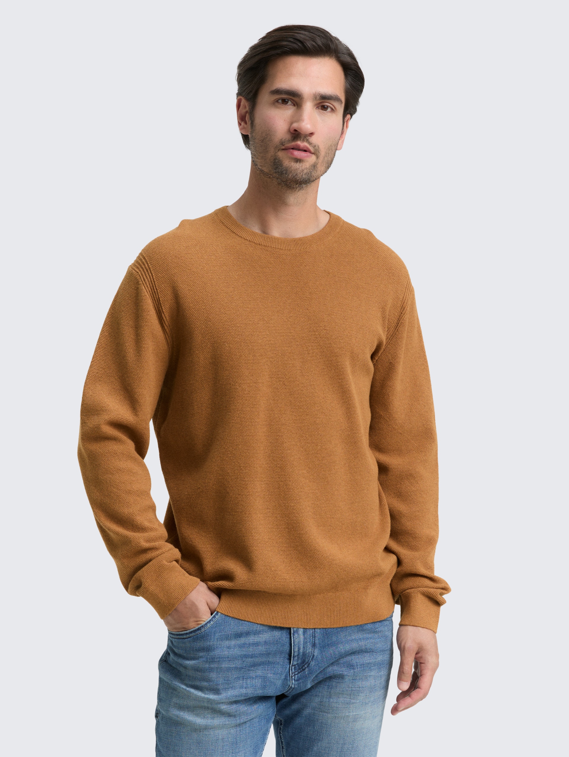 Strickpullover aus Baumwolle - deep cognac melange - Ausschnitt Model-Vorderansicht