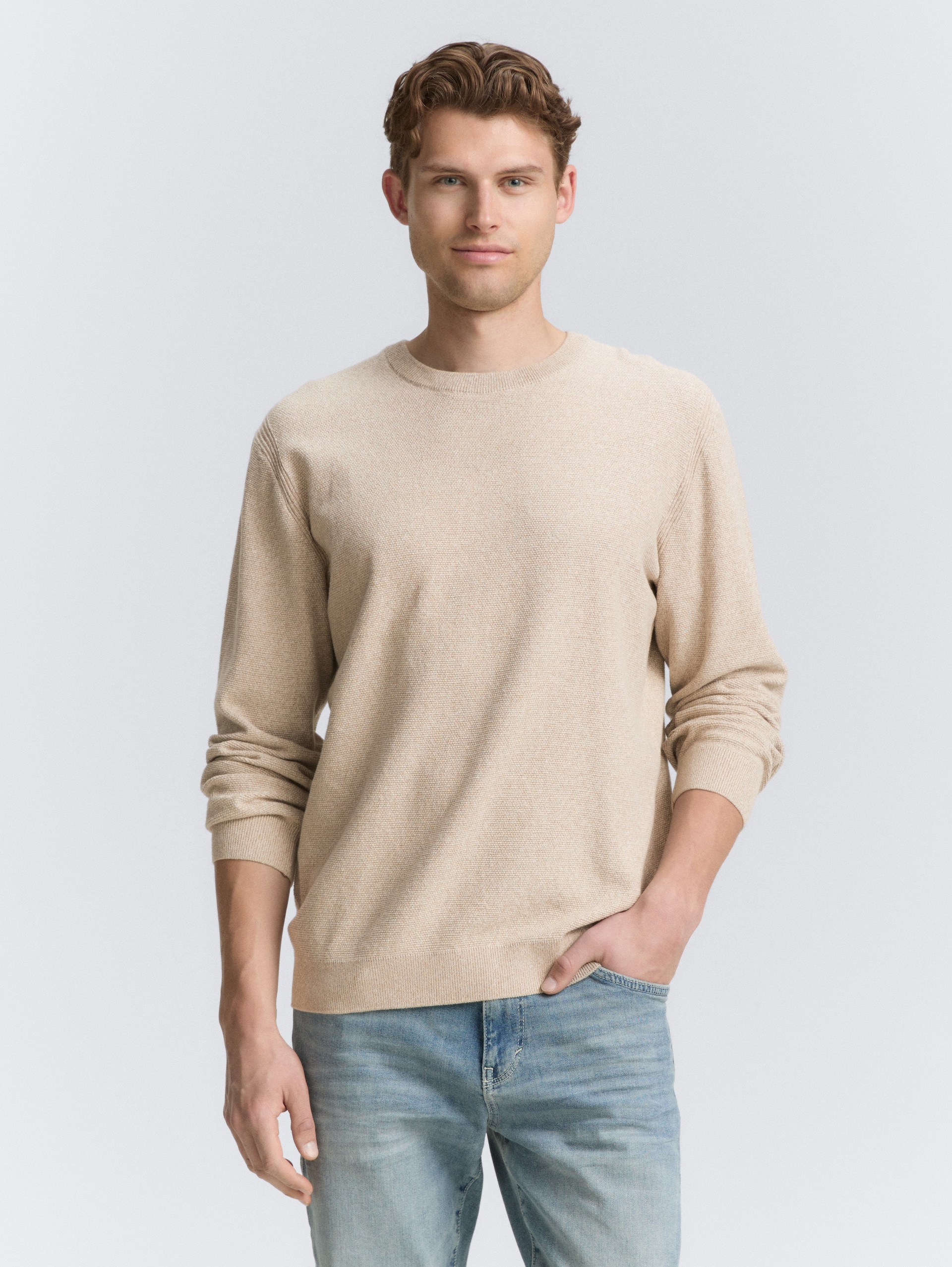 Strickpullover aus Baumwolle - beige offwhite twotone - Ausschnitt Model-Vorderansicht