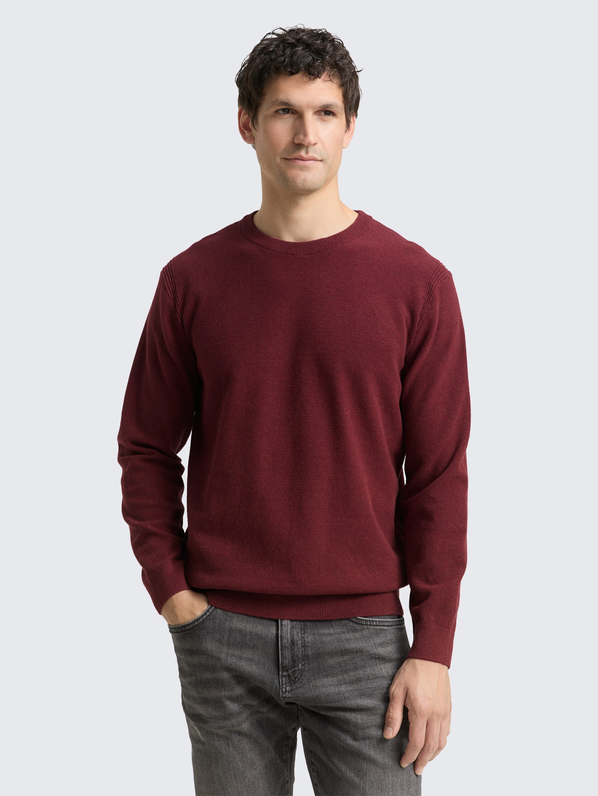 Strickpullover aus Baumwolle - bordeaux melange - Ausschnitt Model-Vorderansicht