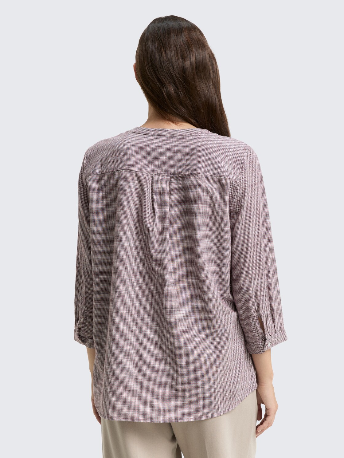 Bluse aus Baumwolle - bordeaux red - Auschnitt Model-Rückansicht