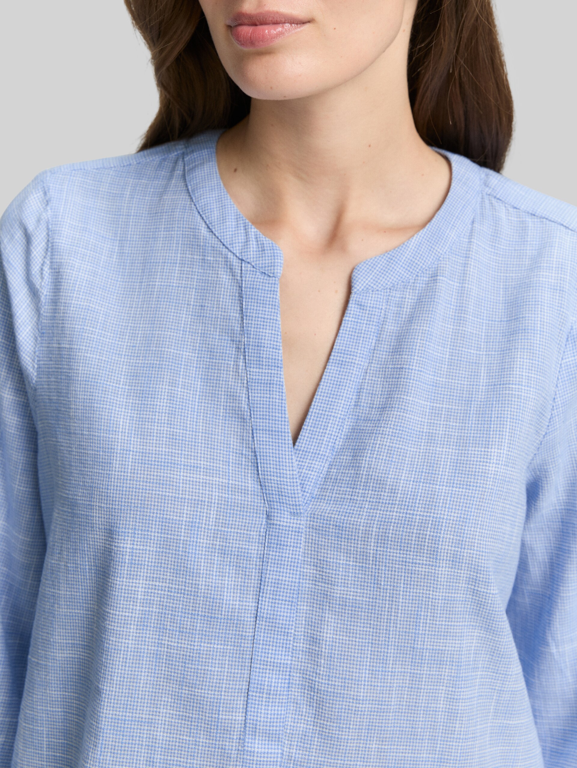 Cotton blouse - dreamy blue - Detail model view