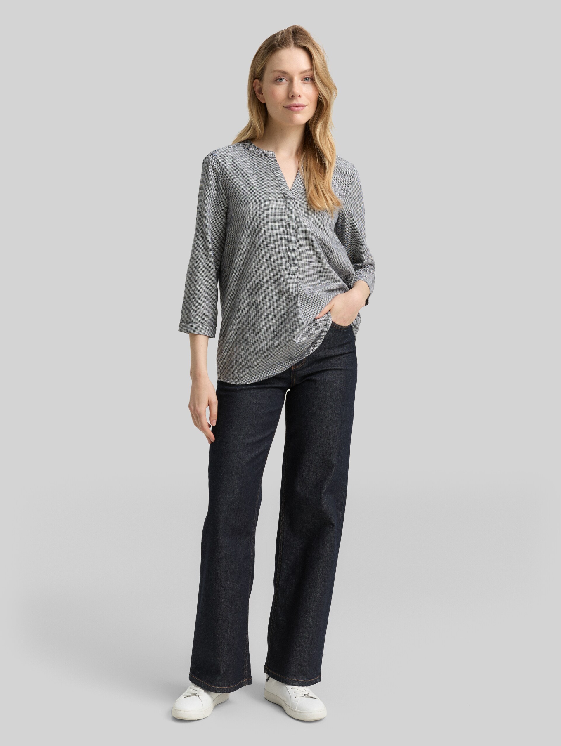 Cotton blouse - midnight navy blue - Model front view