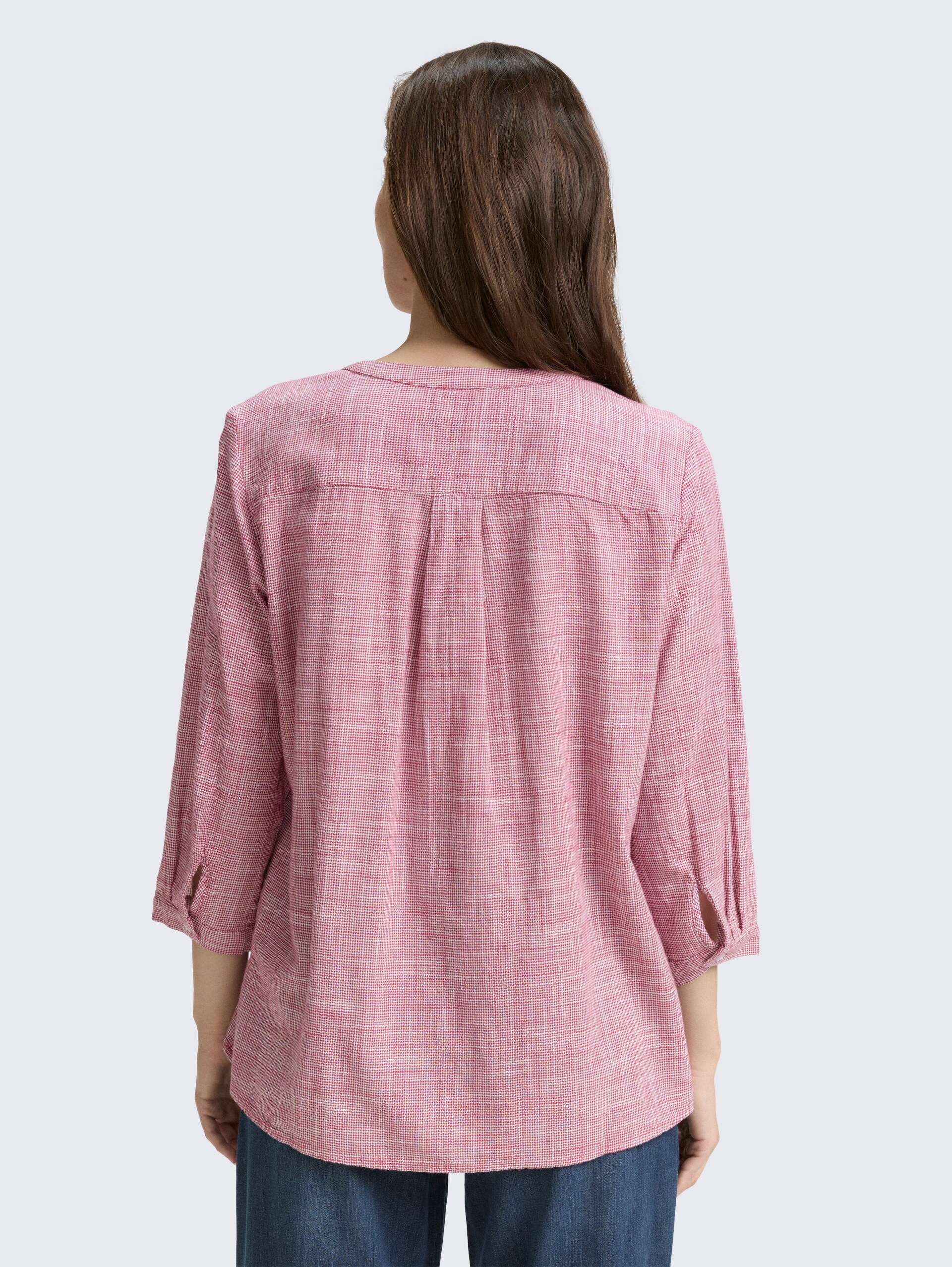 Bluse aus Baumwolle - dark pink - Auschnitt Model-Rückansicht