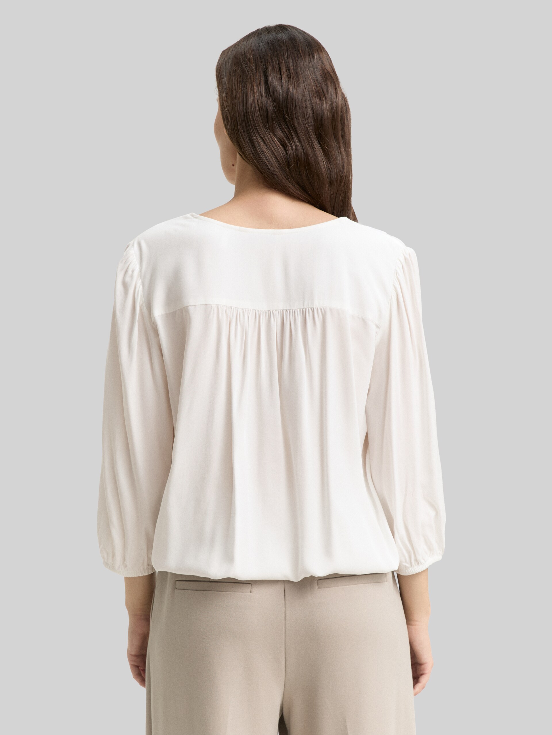 Viscose blouse - Whisper White - Neckline model-back view