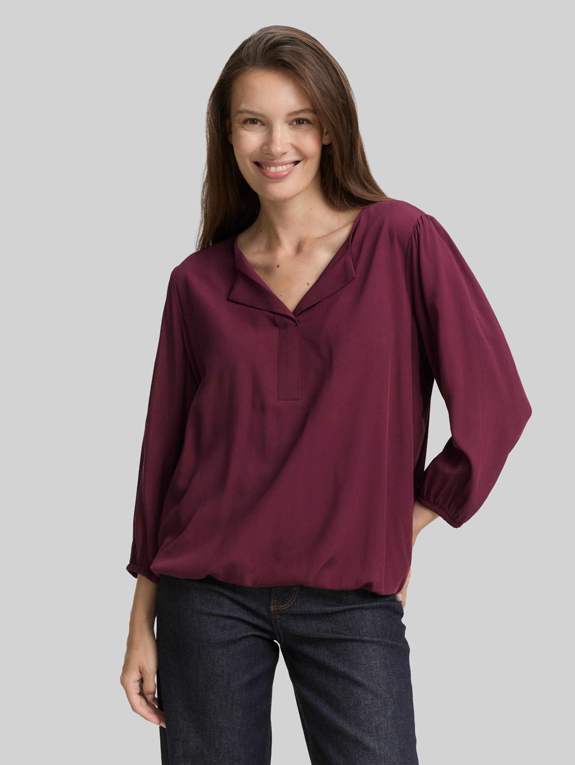 Viscose blouse - bordeaux red - Neckline model front view