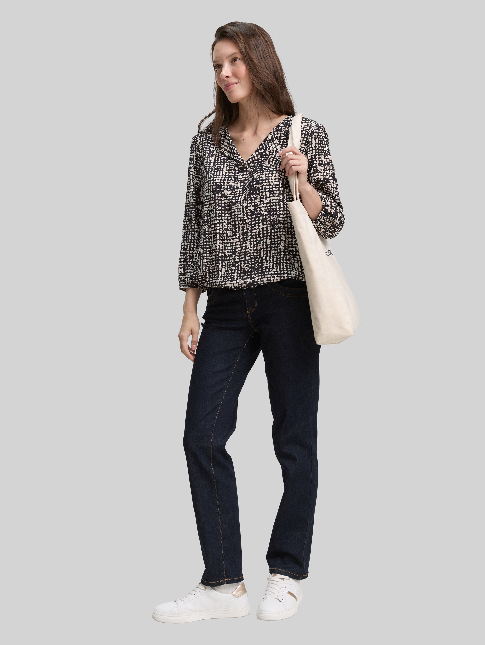 Chemisier en viscose - navy abstract dot design - Vue de face du modèle