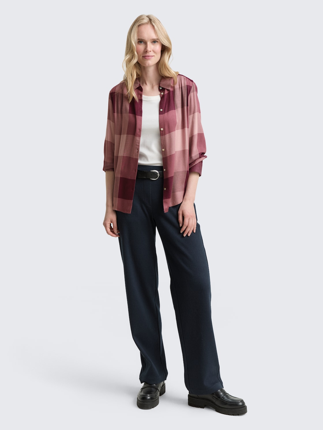 Hemdbluse mit Karomuster - berry rose check - Model-Vorderansicht