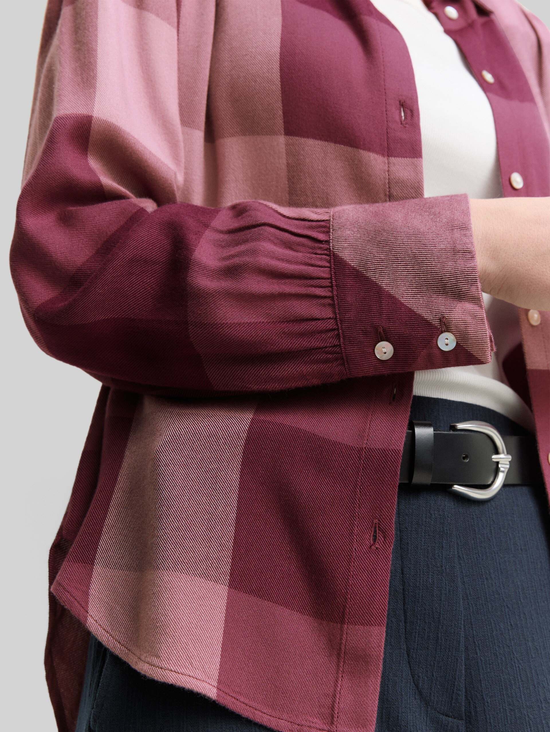 Shirt blouse with checked pattern - berry rose check - Detail model view