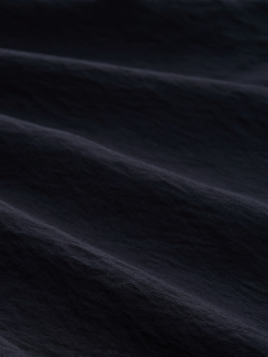 Crinkle Bluse mit Brusttaschen - Lunar Eclipse - Material-Ansicht