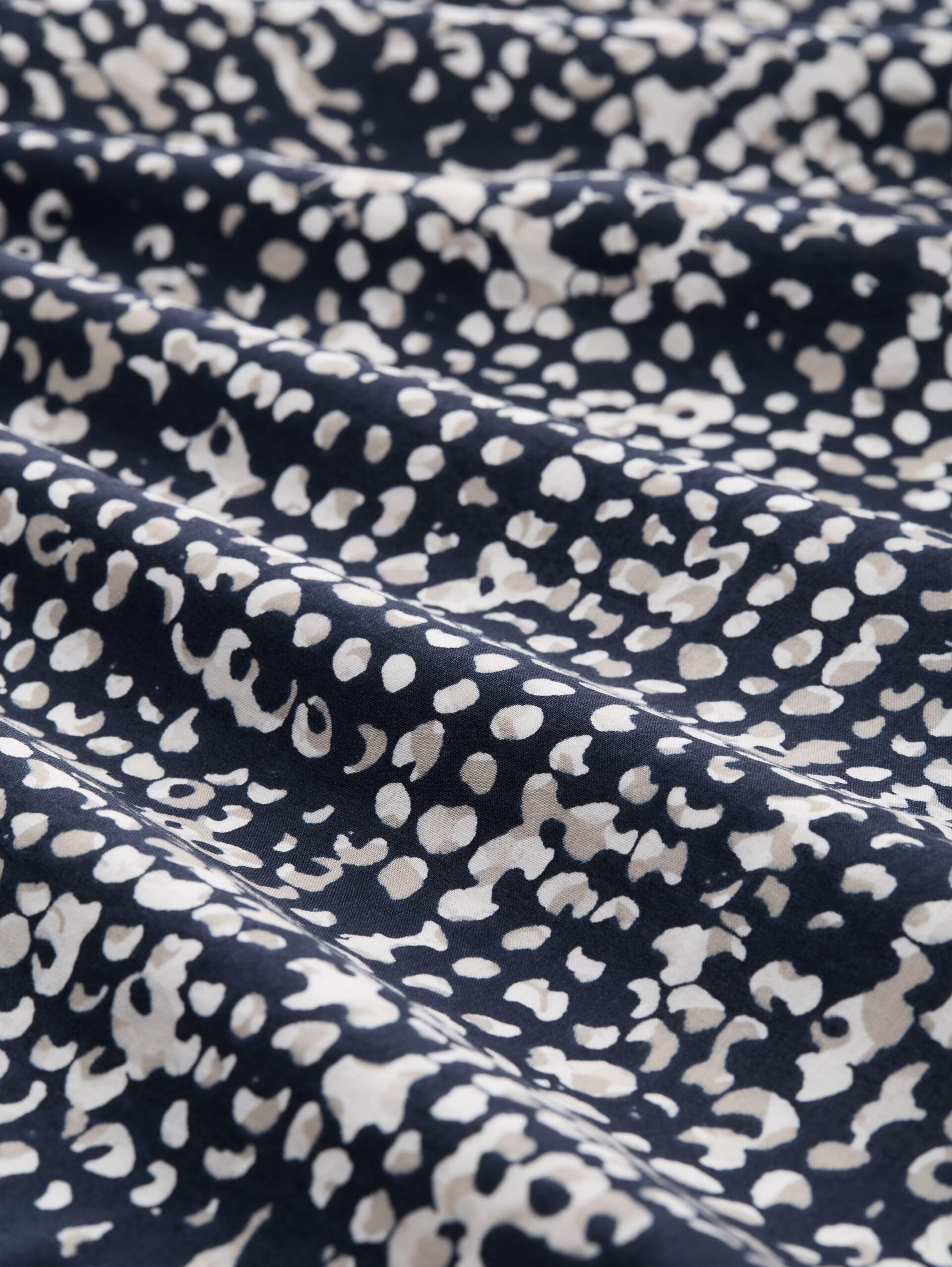 Hemdbluse mit Muster - navy abstract dot design - Material-Ansicht