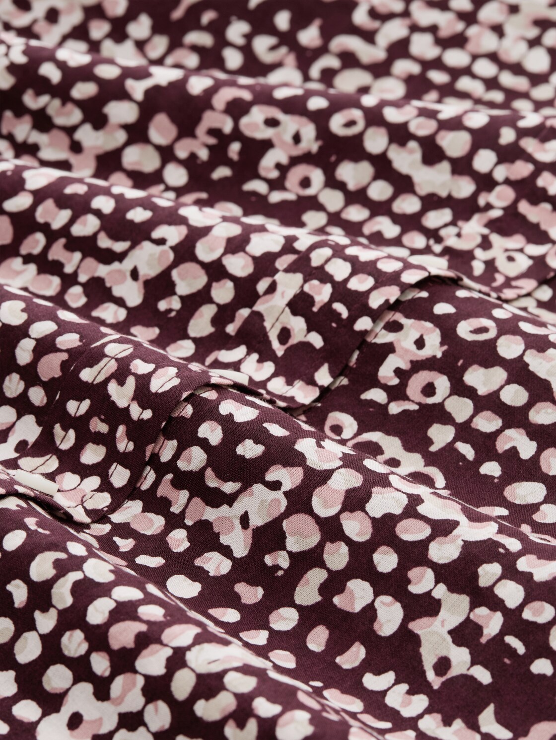 Hemdbluse mit Muster - dark red abstract dot design - Material-Ansicht