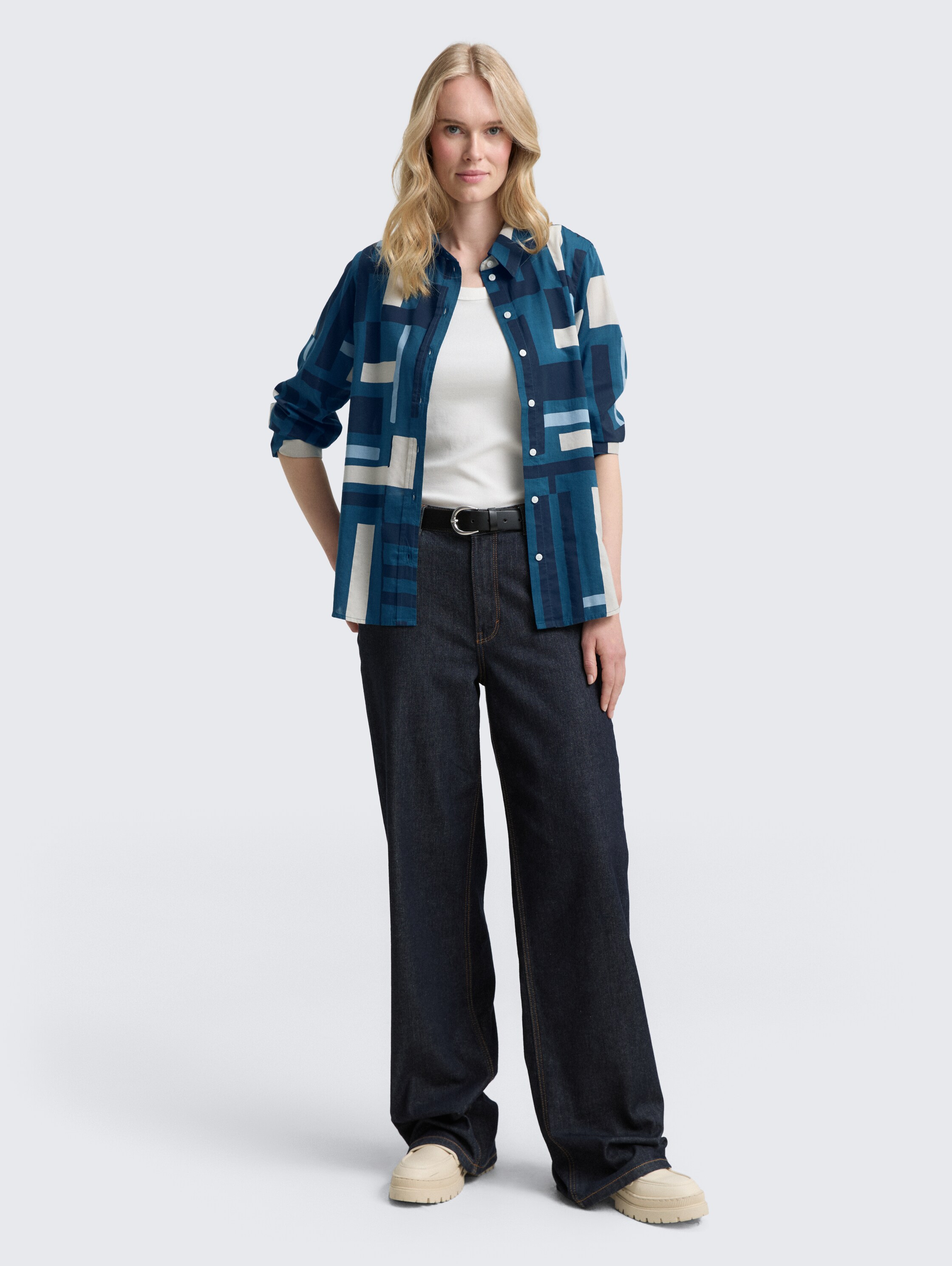 Overhemdblouse met patroon - teal_geometric_design - 