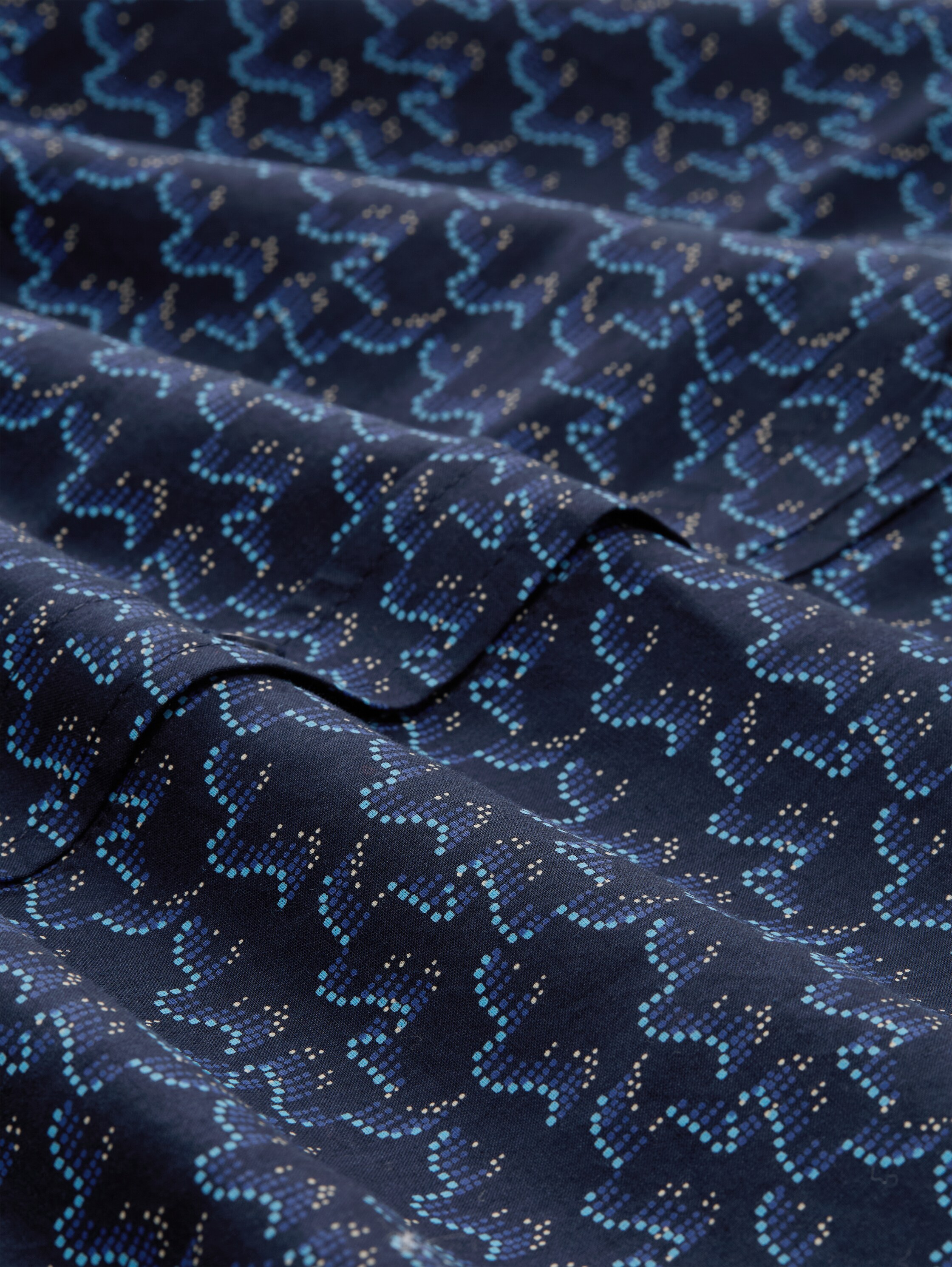 Hemdbluse mit Muster - small blue wave print - Material-Ansicht