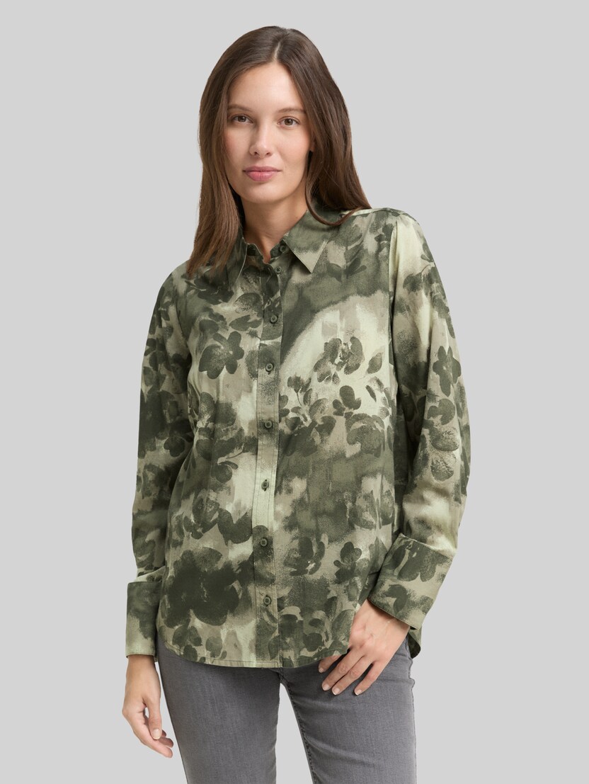 Hemdbluse mit Muster von Women, green brushed flower design