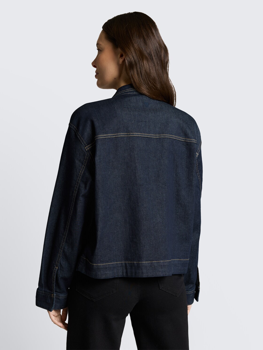 Oversize Jeansjacke mit Brusttaschen - deep blue denim