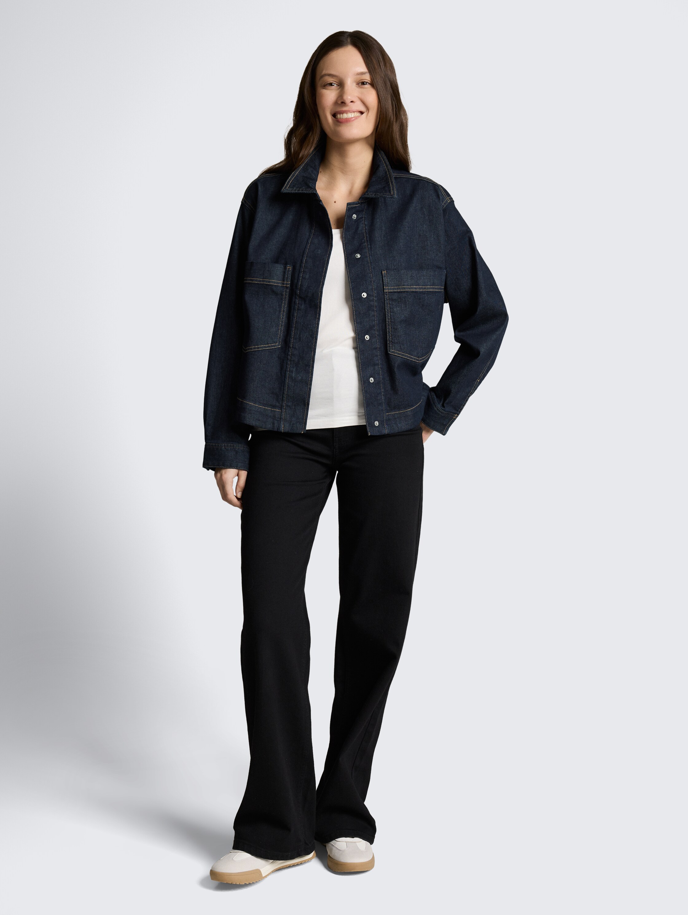 Oversize Jeansjacke mit Brusttaschen - deep blue denim