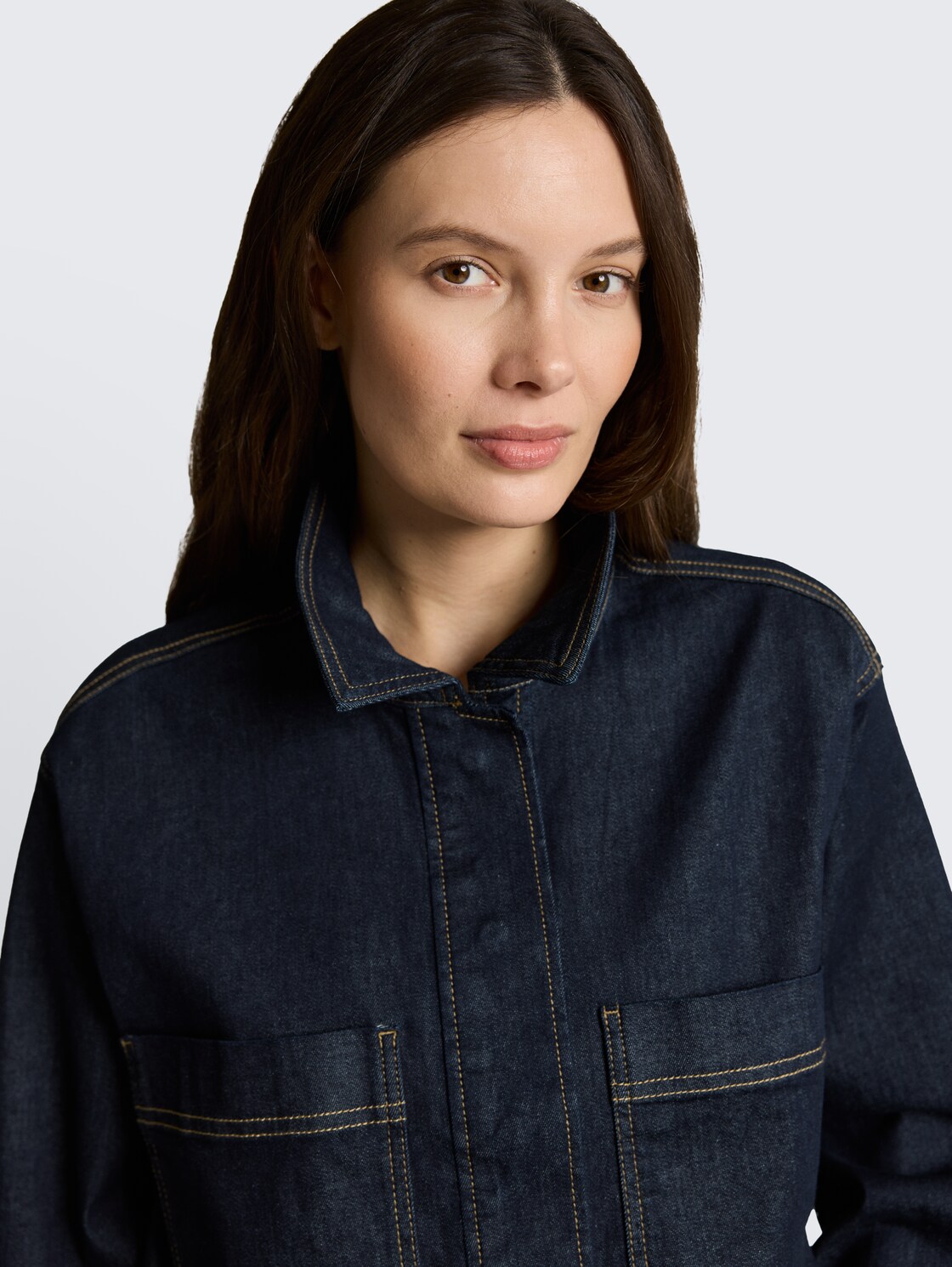 Oversize Jeansjacke mit Brusttaschen - deep blue denim