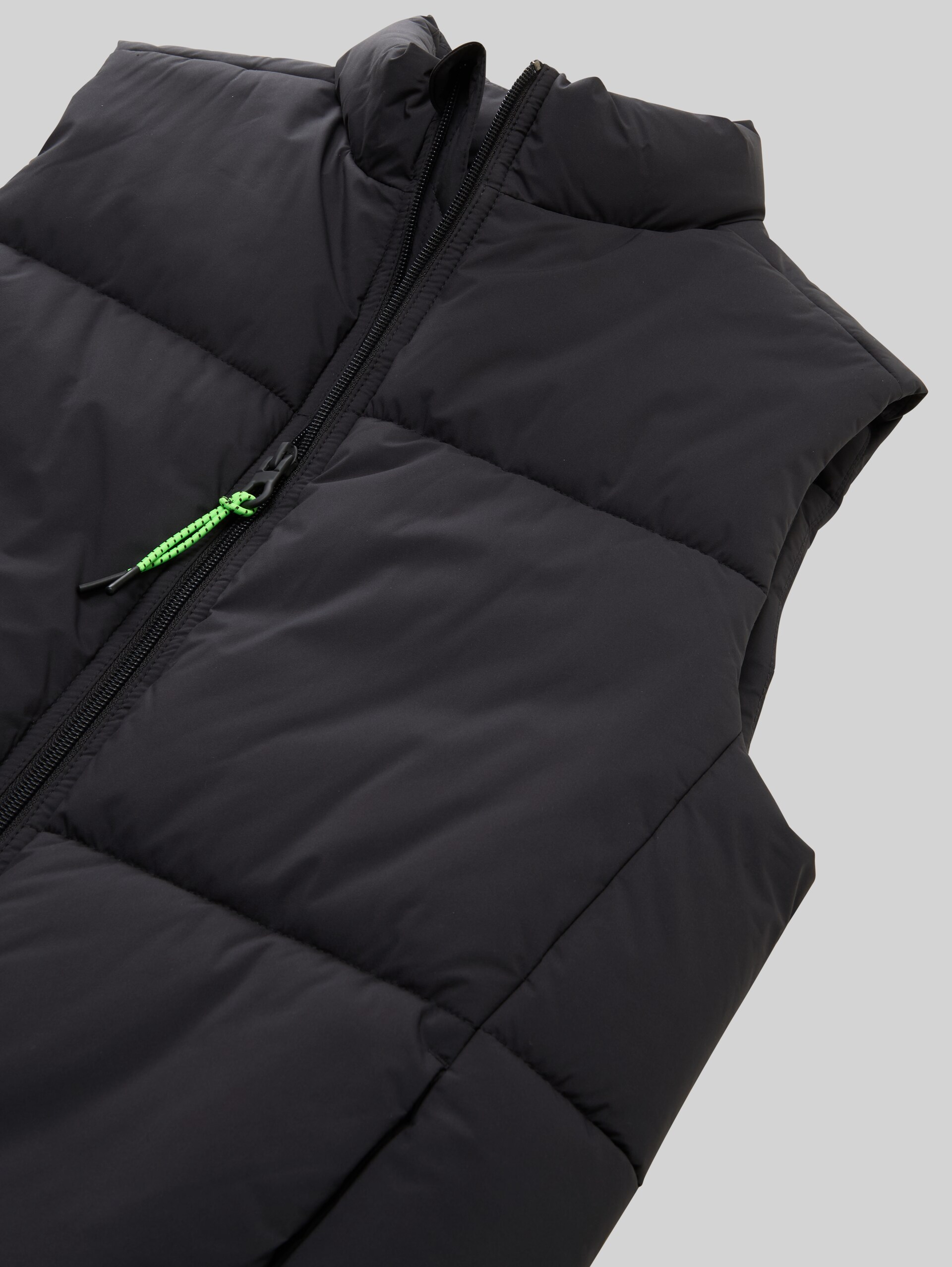 Puffer-Weste mit Stehkragen - coal grey - Detail-Model-Ansicht