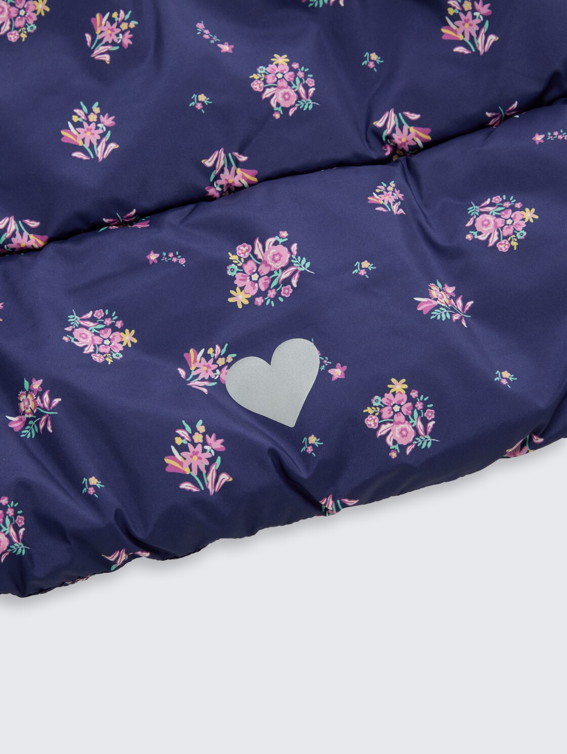 Puffer-Jacke mit Allover-Print - dark blue multi color flower - Detail-Model-Ansicht