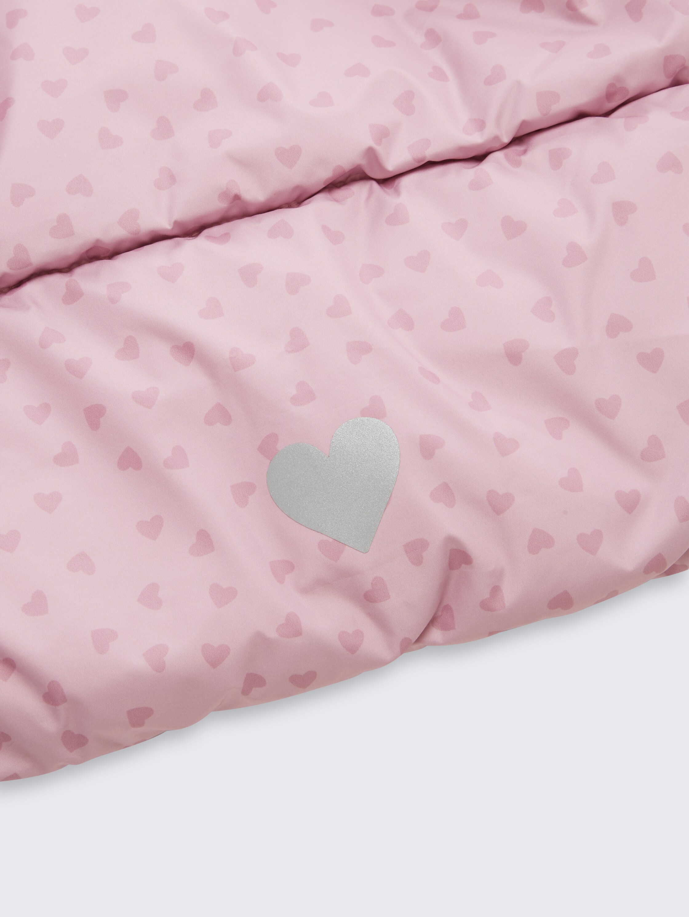 Pufferjack met all-over print - lilac heart print - Detailaanzicht model