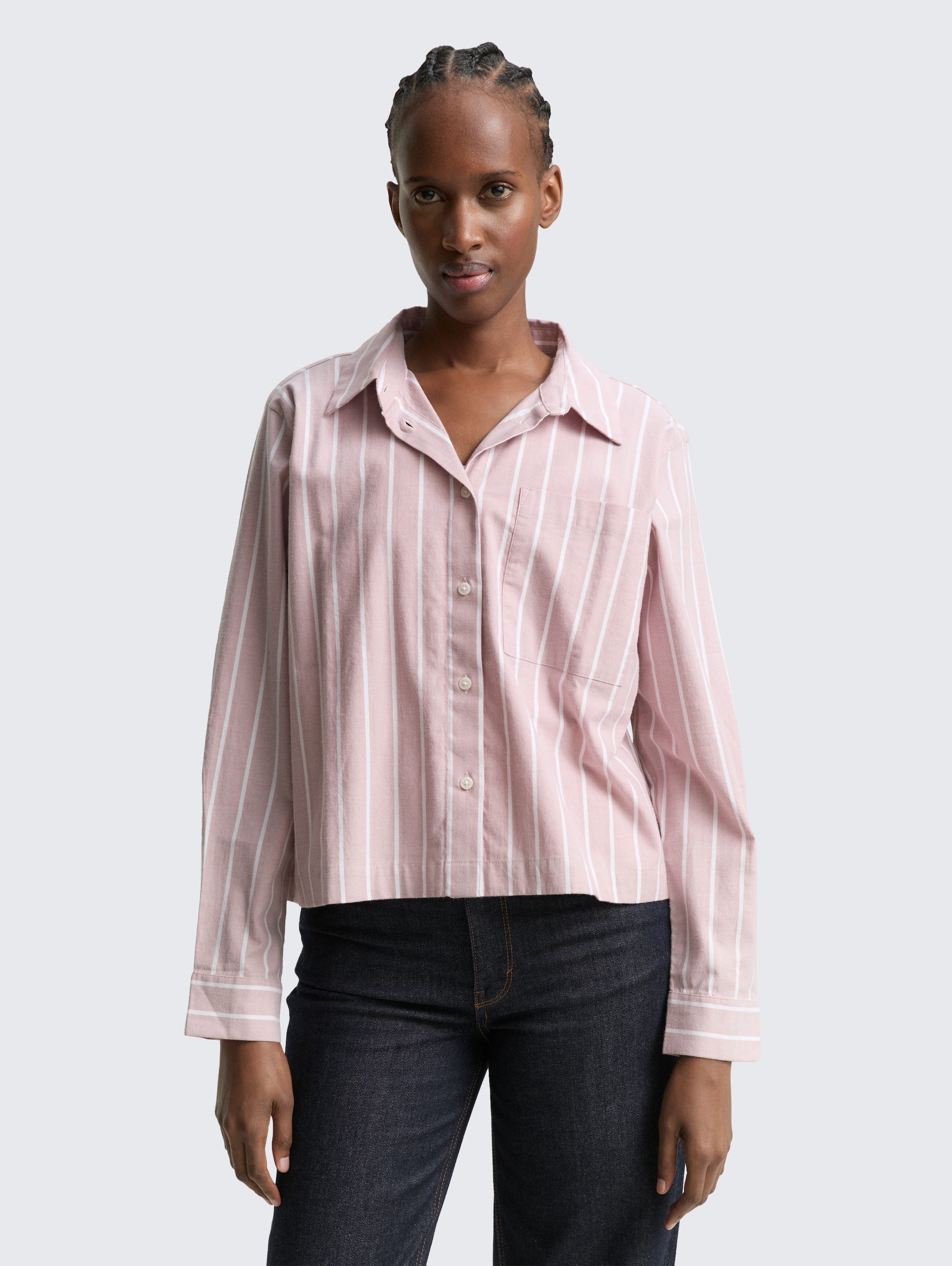 Boxy Fit overhemdblouse met streepjesmotief - dusty rose white stripe - Nek model vooraanzicht