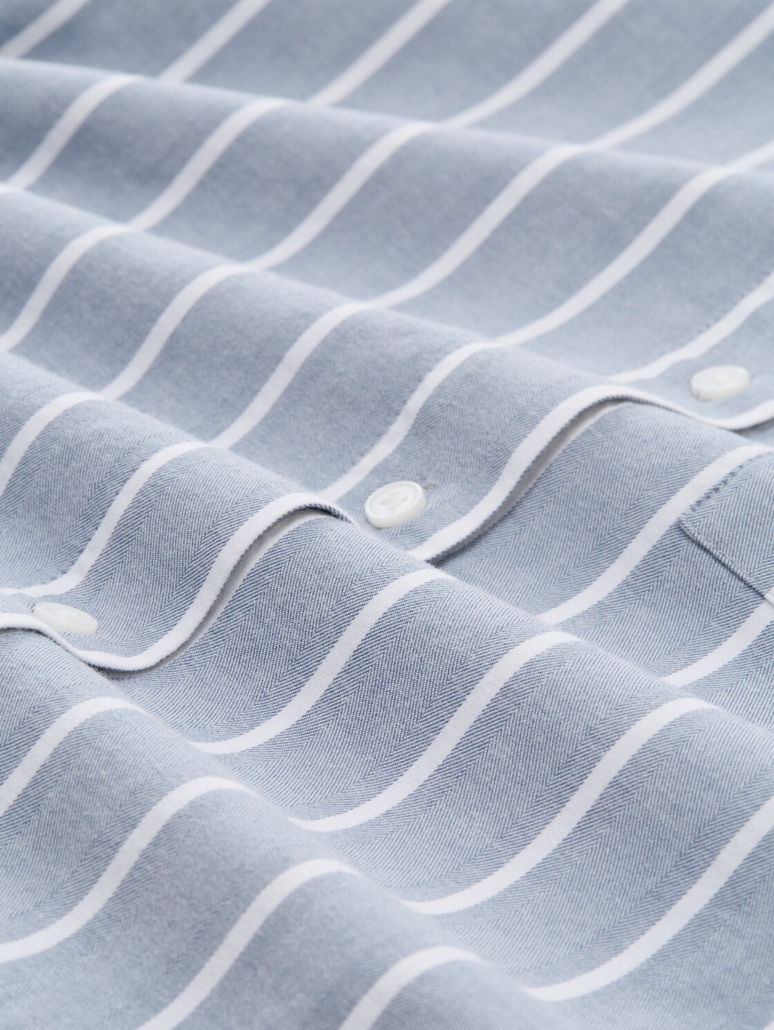 Boxy Fit Hemdbluse mit Streifenmuster - dusty blue white stripe - Material-Ansicht