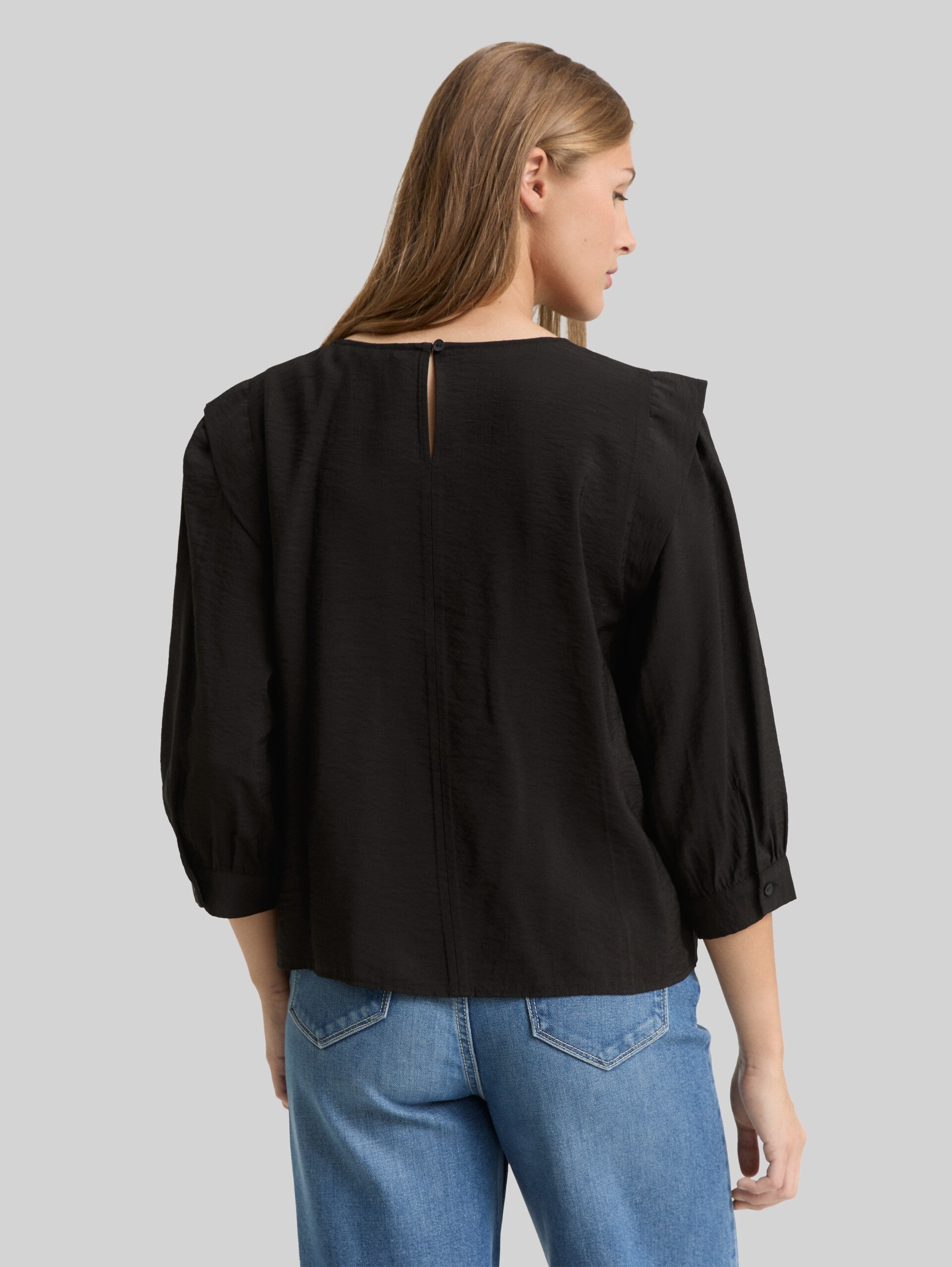 Loose fit blouse - deep black - Neckline model-back view