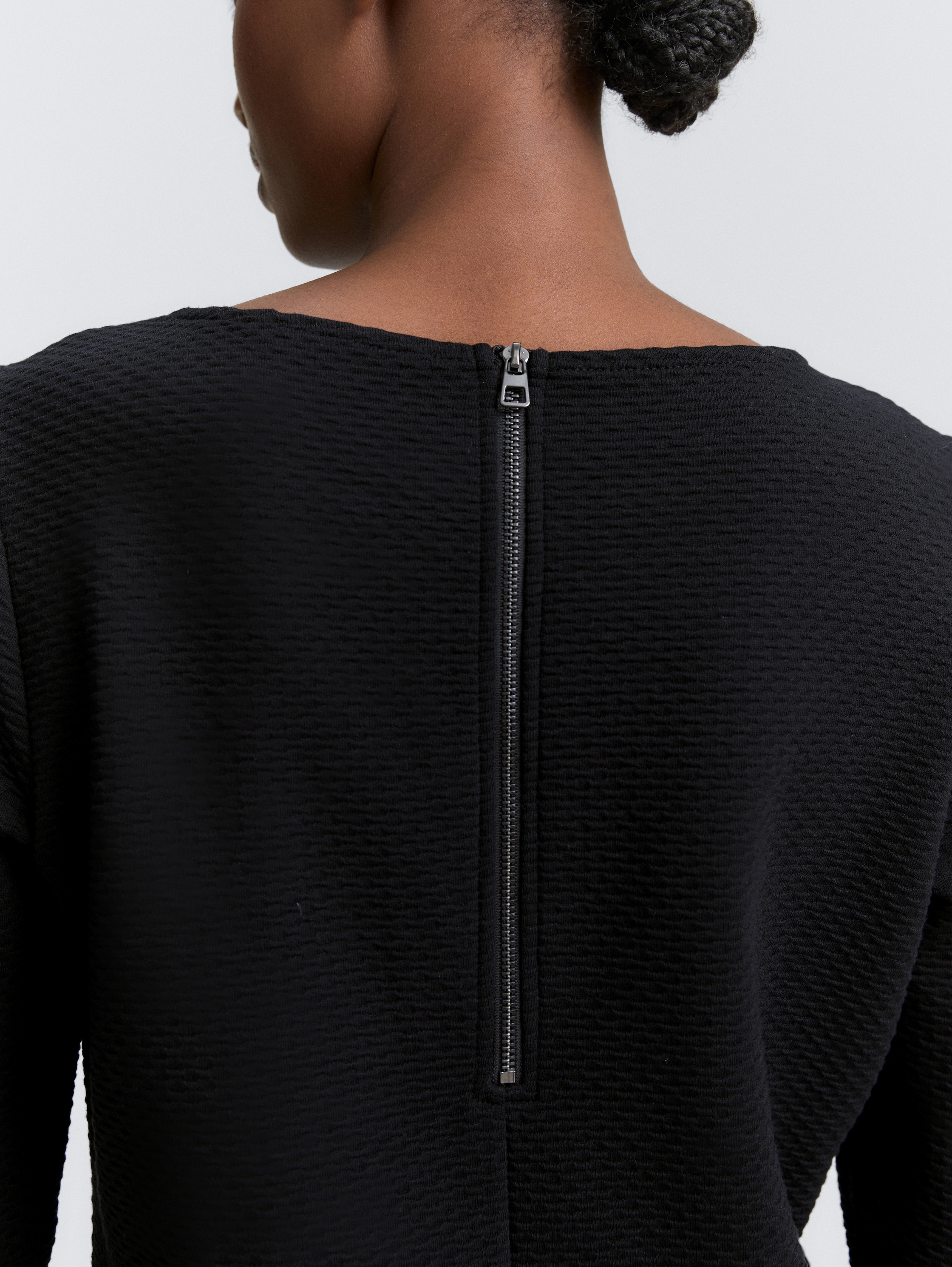 Jacquard mini jurk - deep black - Detailaanzicht model