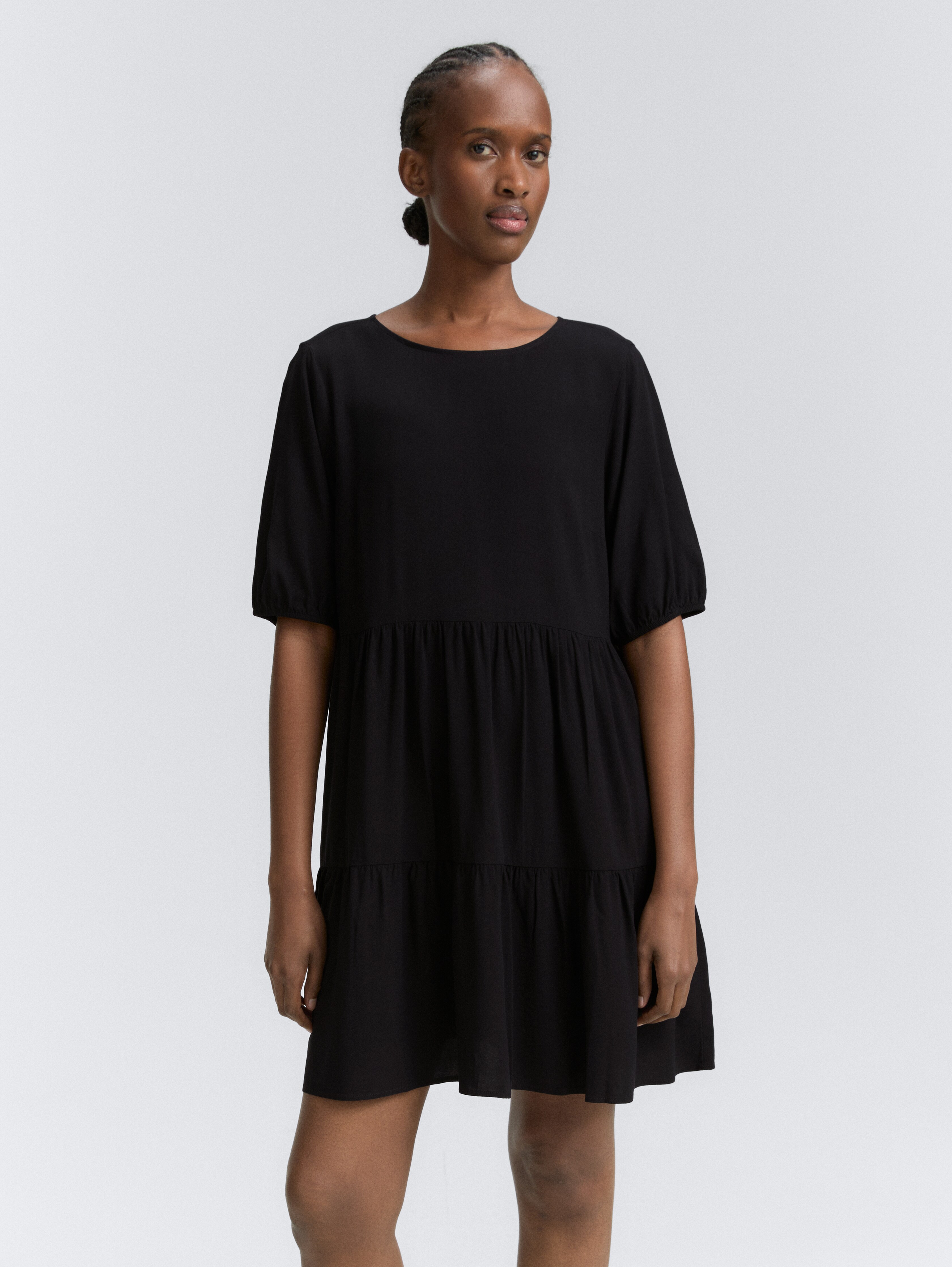 Mini-Kleid mit Volants von Denim Female, deep black