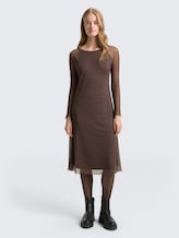 Robe midi en maille avec motif - brown black dotted print - Vue de face du modèle
