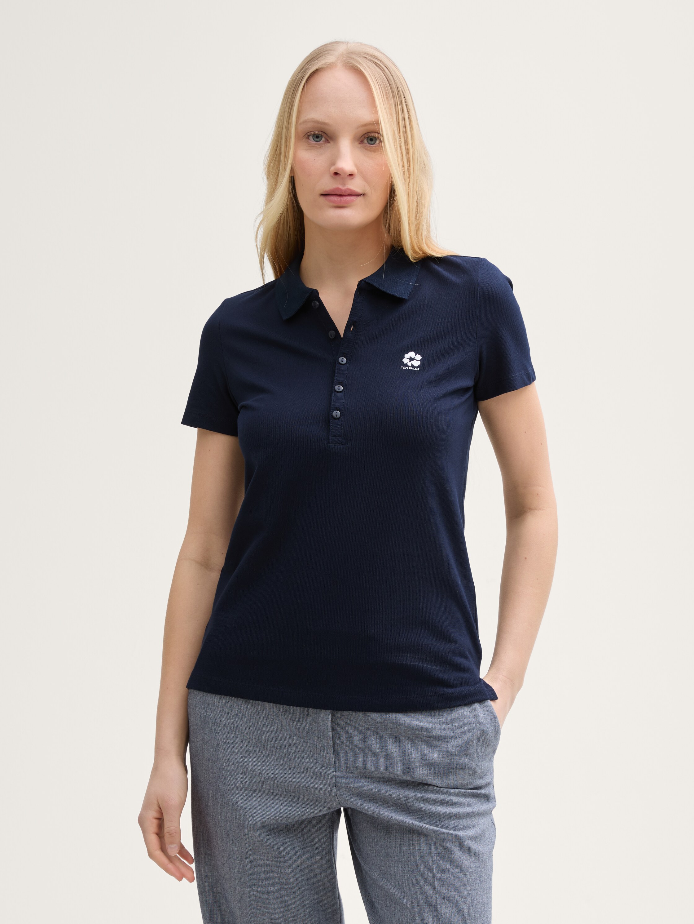 Piqué polo shirt with embroidery - sky captain blue