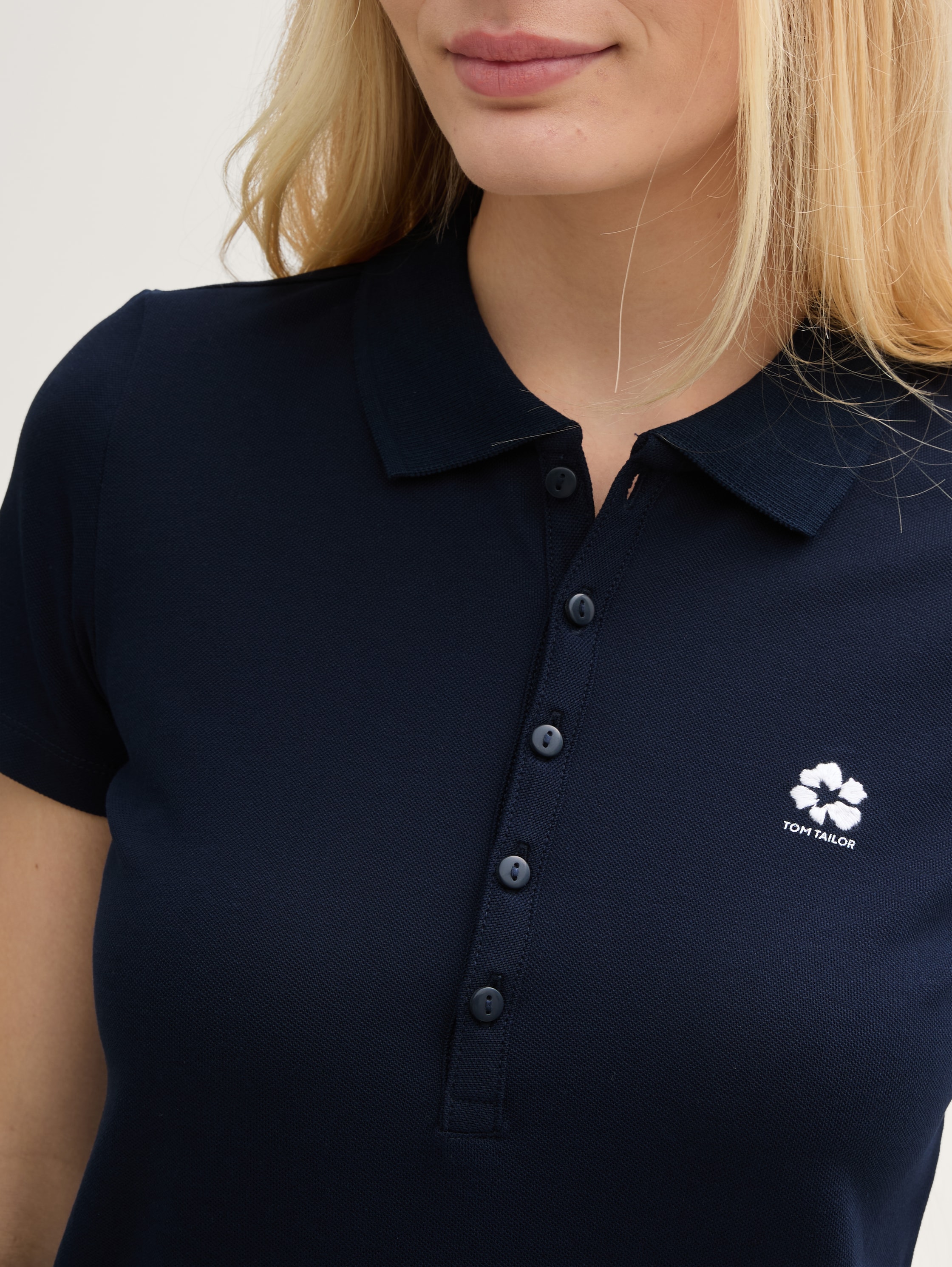 Piqué polo shirt with embroidery - sky captain blue